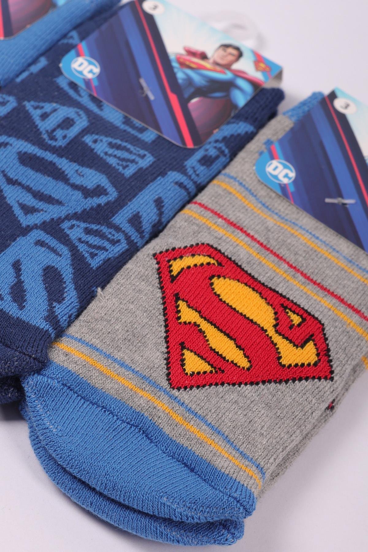 مجموعة مناشف سوبرمان وجوارب الأطفال المضادة للانزلاق ASORTI