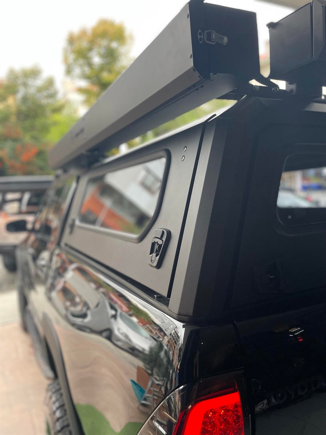 PİCKUP UYUMLU CAMLI CANOPY 