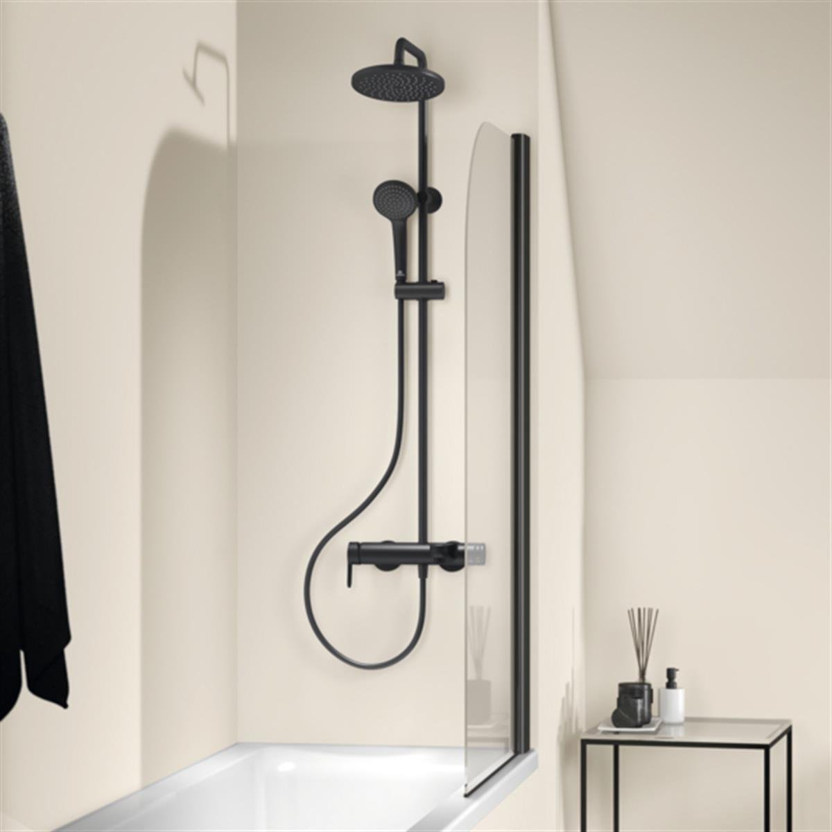 MARKA}Duş Kolonları ve Duş PanelleriBC525XGIdeal Standard Cerafine O Duş Sistemi Mat Siyah-Aplike Banyo Bataryası Dahil