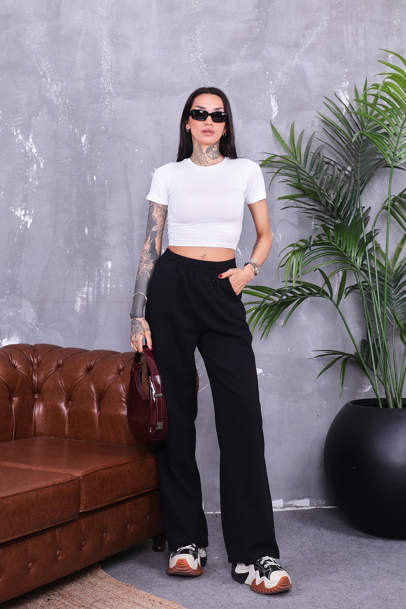 Bisiklet Yaka Pamuklu Likralı Crop T-shirt
