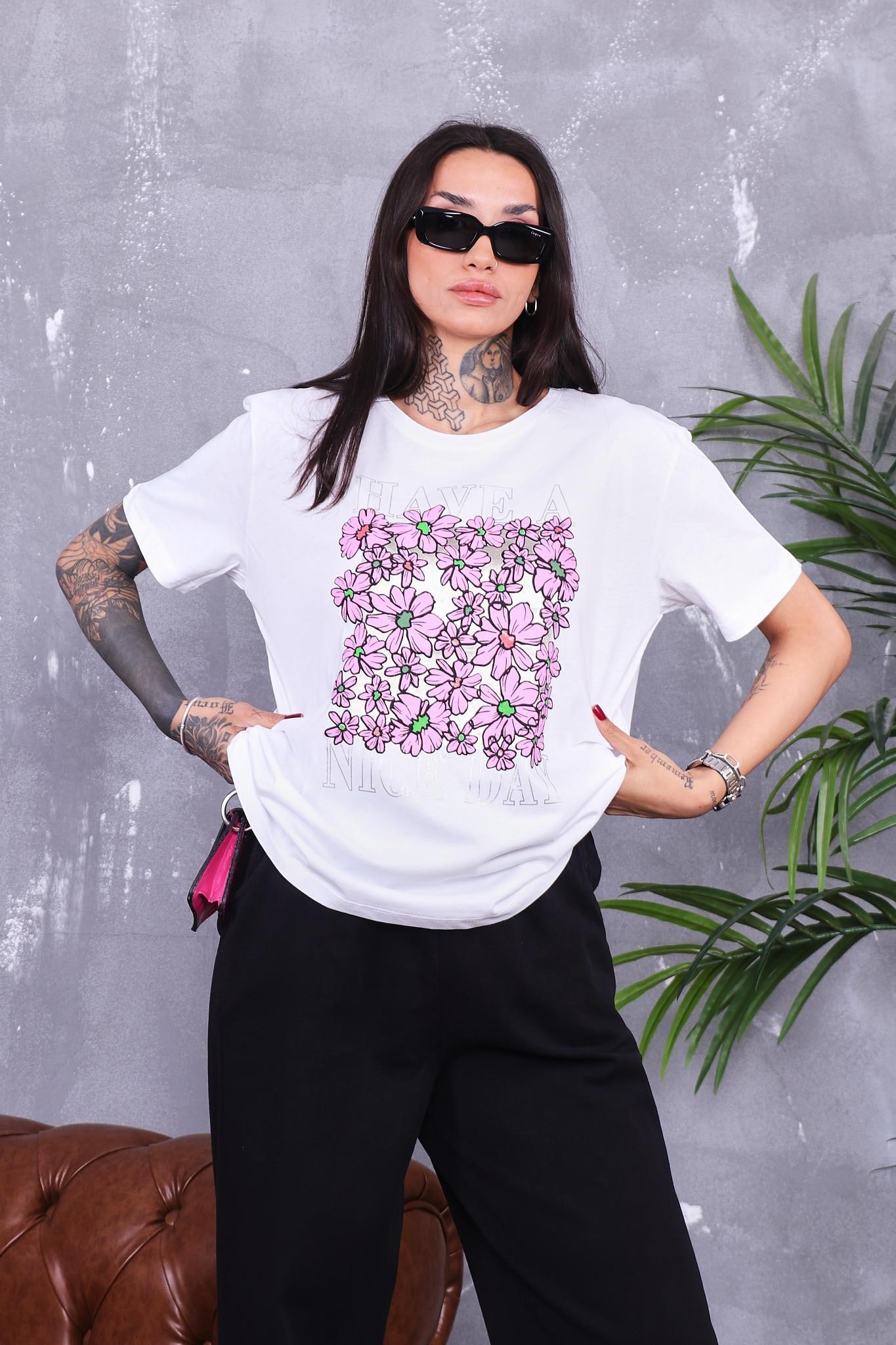 Çiçek Baskılı Parlak Tshirt