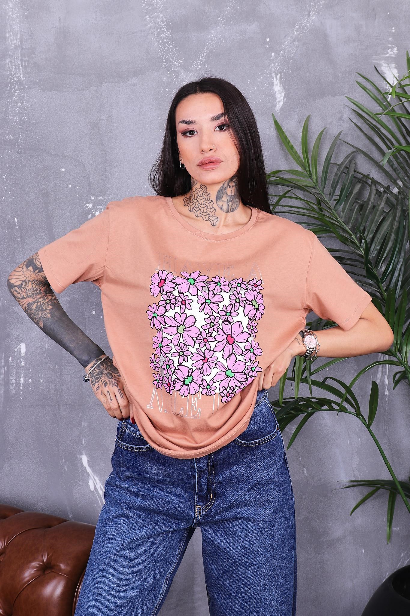 Çiçek Baskılı Parlak Tshirt