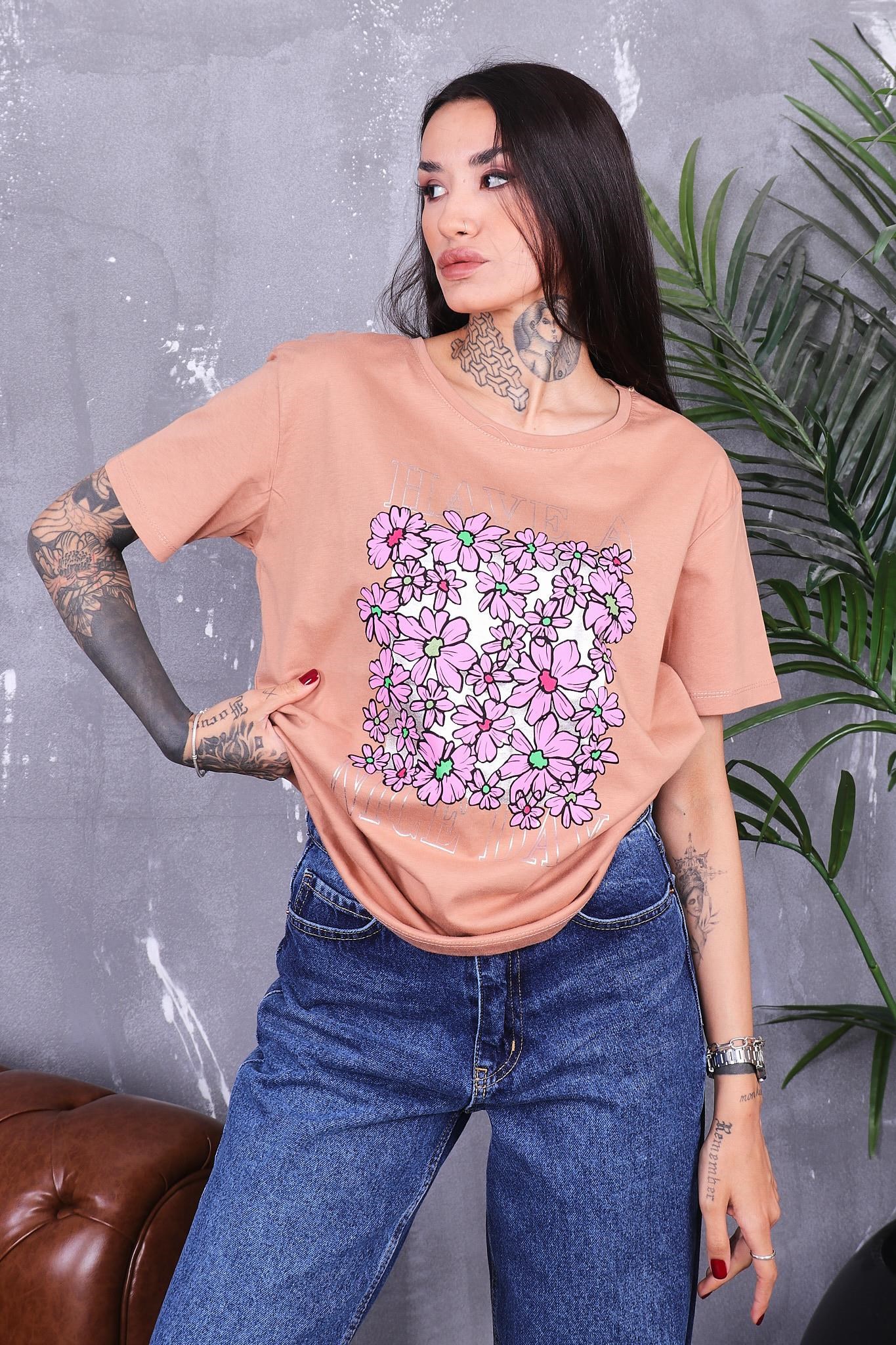Çiçek Baskılı Parlak Tshirt