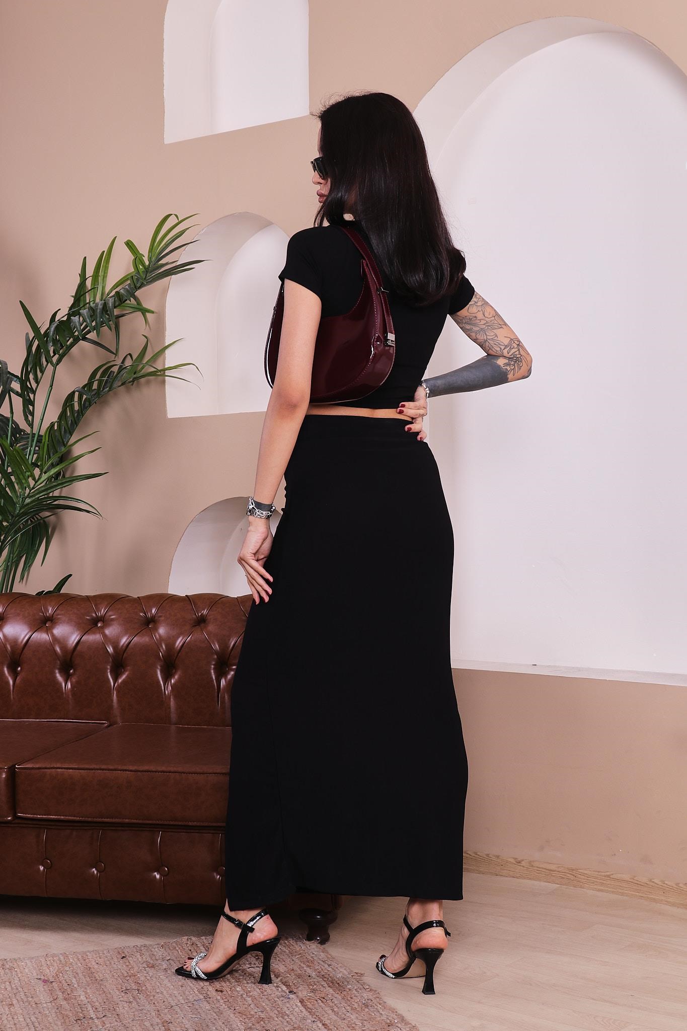 Gül Broşlu Likralı Etek