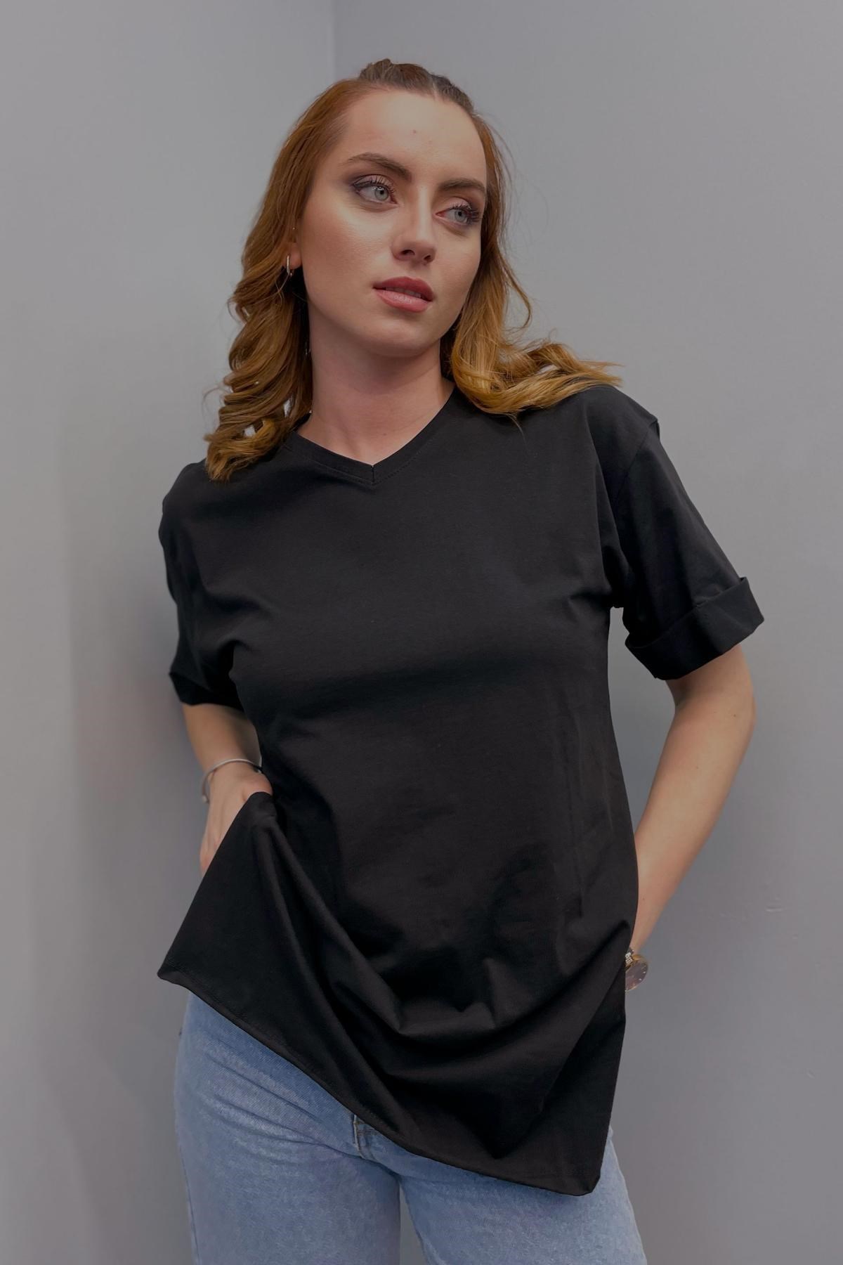 Kadın V Yaka Yırtmaçlı Basic T-Shirt Siyah