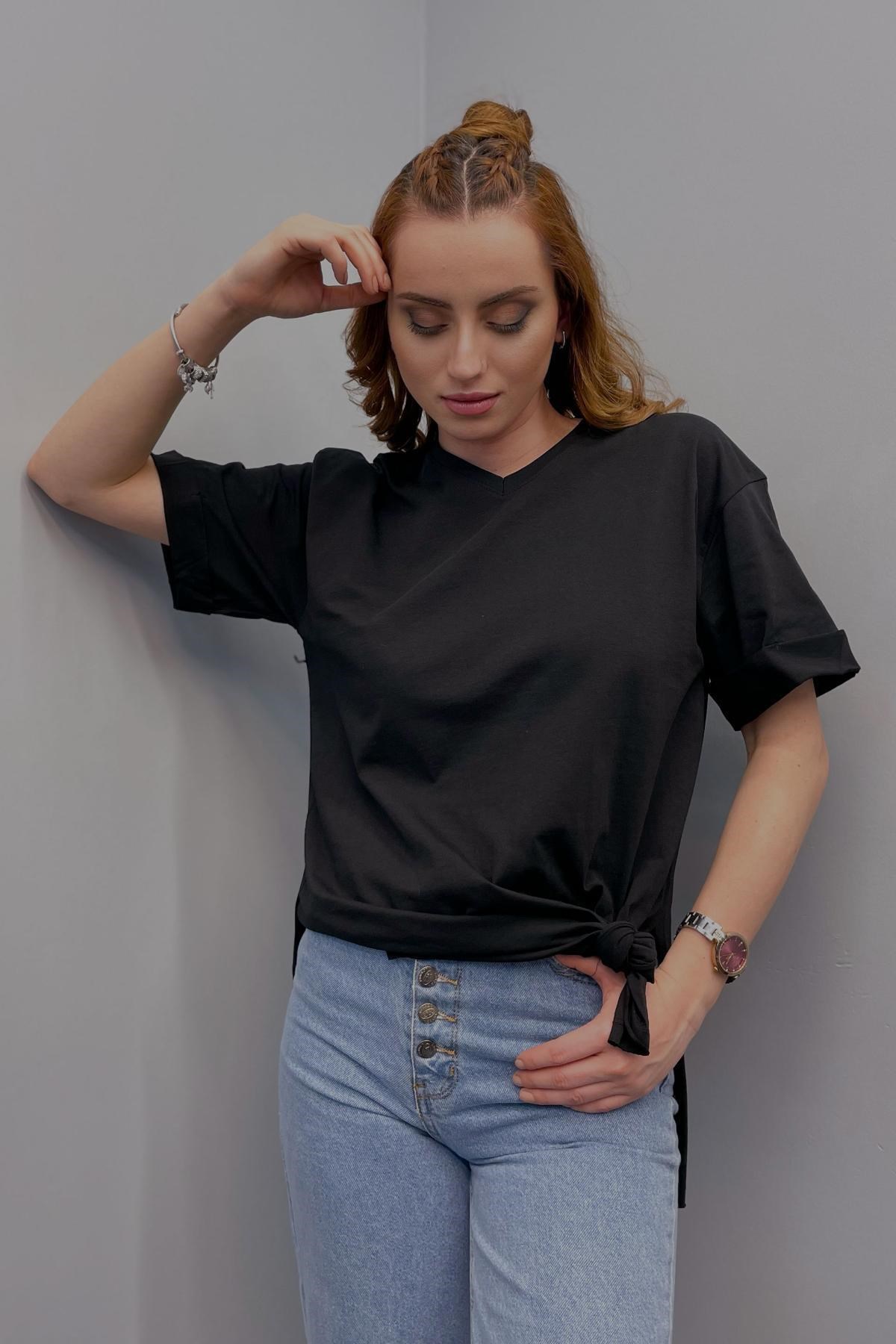 Kadın V Yaka Yırtmaçlı Basic T-Shirt Siyah