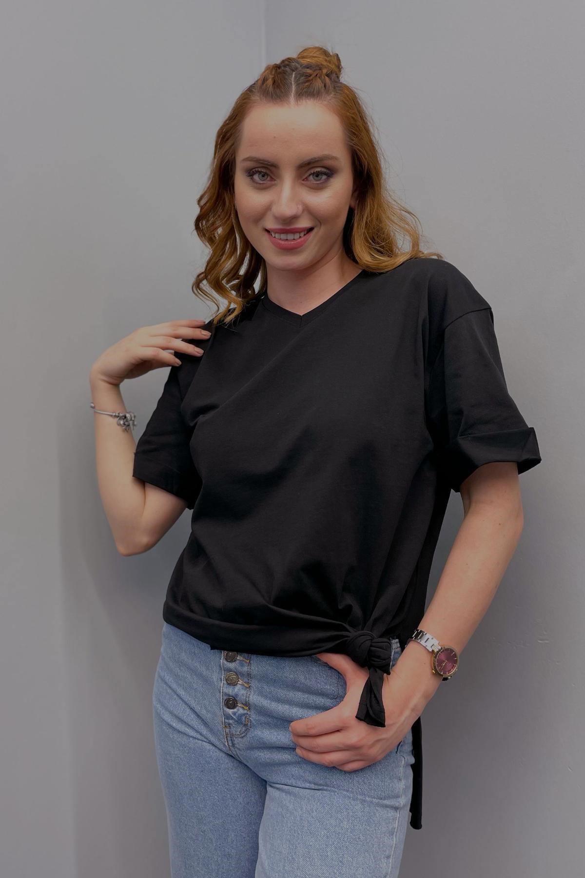 Kadın V Yaka Yırtmaçlı Basic T-Shirt Siyah