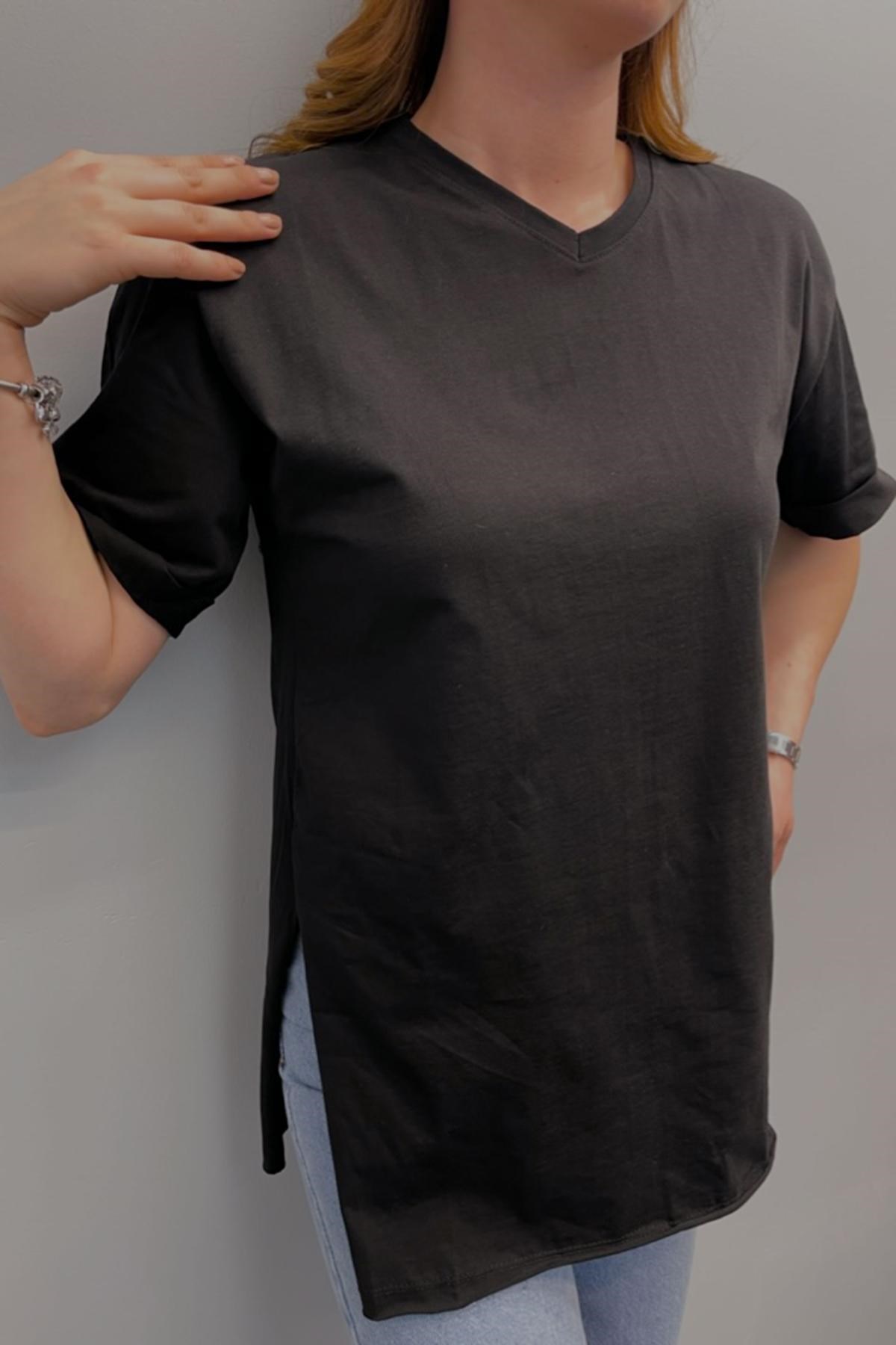 Kadın V Yaka Yırtmaçlı Basic T-Shirt Siyah