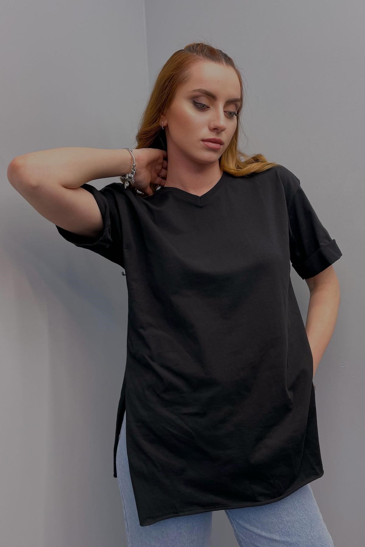 Kadın V Yaka Yırtmaçlı Basic T-Shirt Siyah