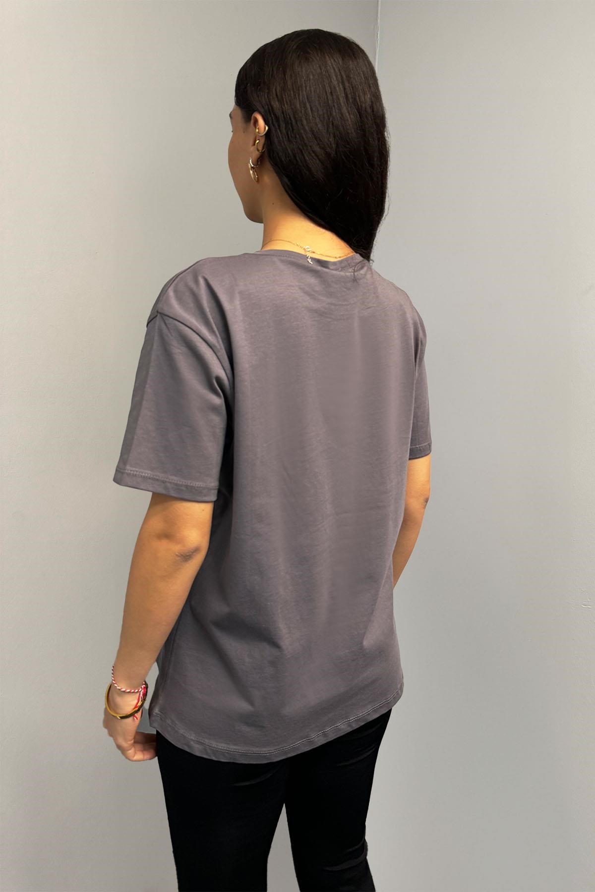 Kolye Detaylı Pamuklu Tshirt