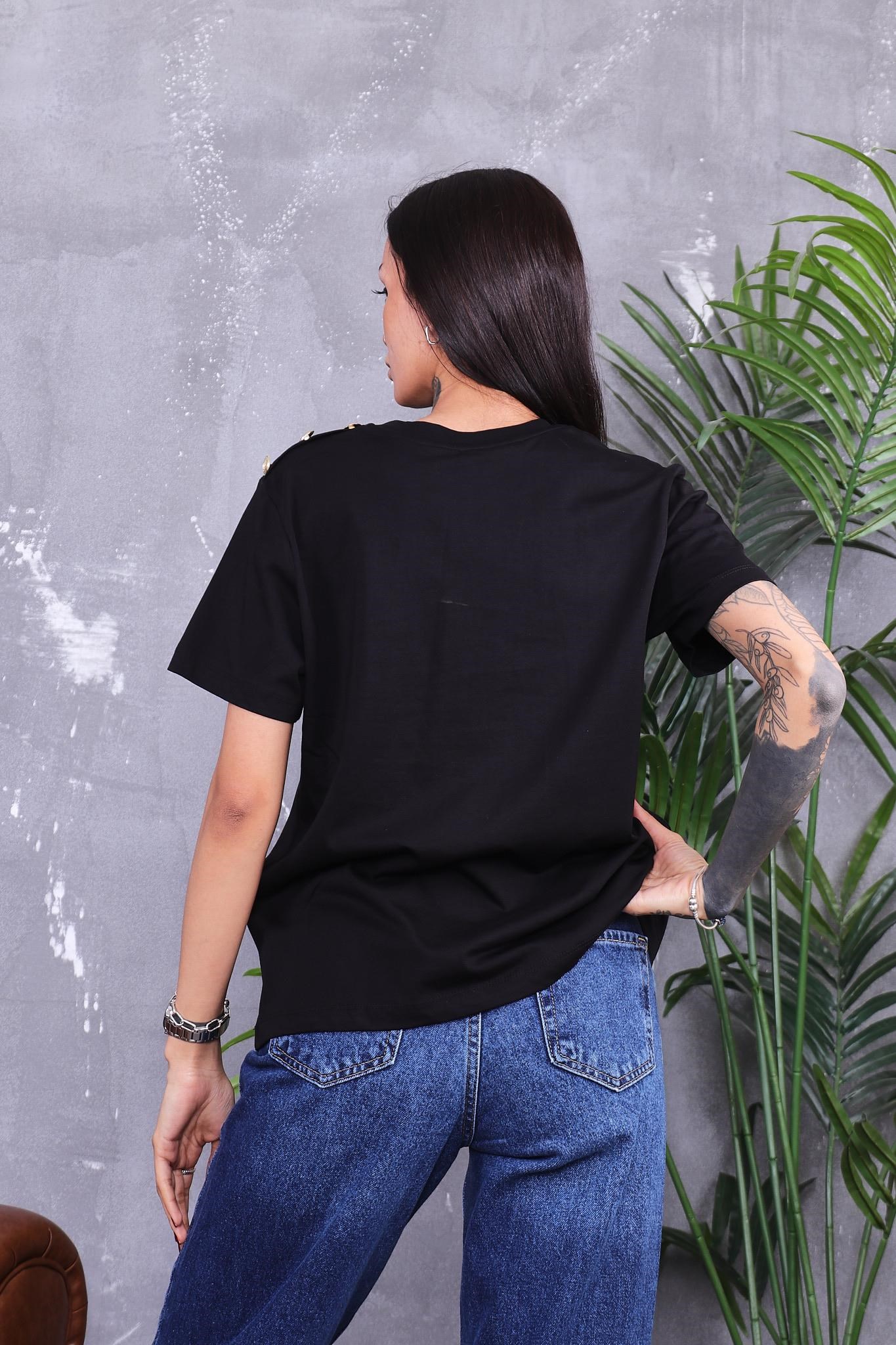 Omuzu Düğme Detaylı Pamuklu Basıc T-shirt