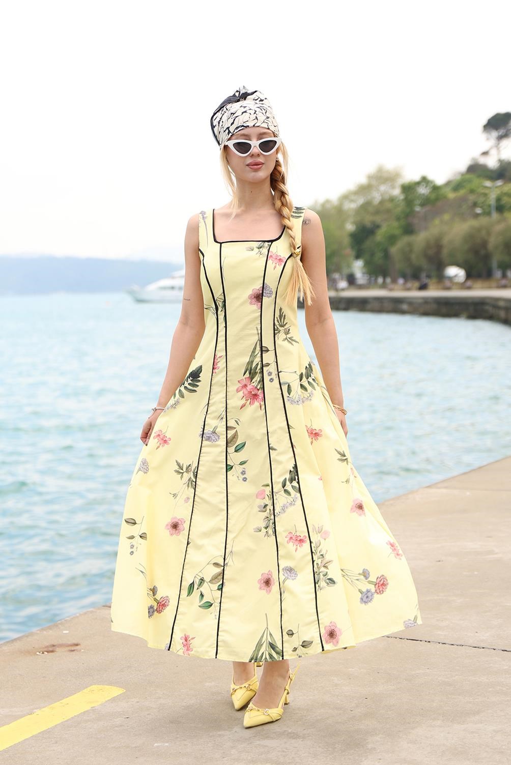 Şerit Detaylı Çiçek Desenli Poplin Kumaş Sarı Elbise