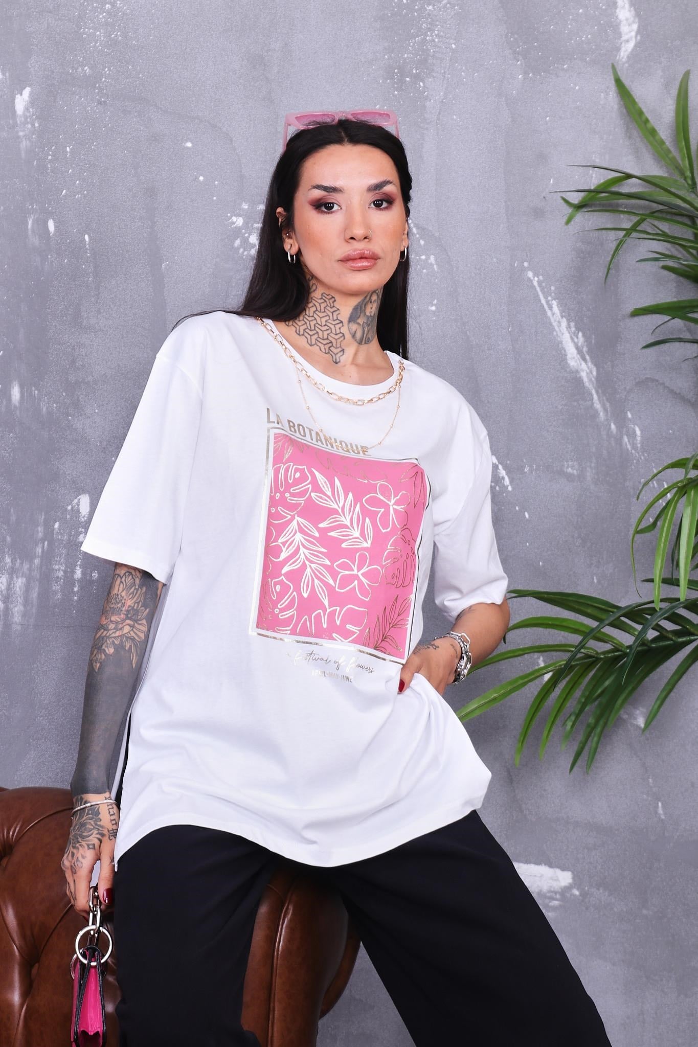 Zincir Detaylı Yanları Yırtmaçlı Oversize Tshirt