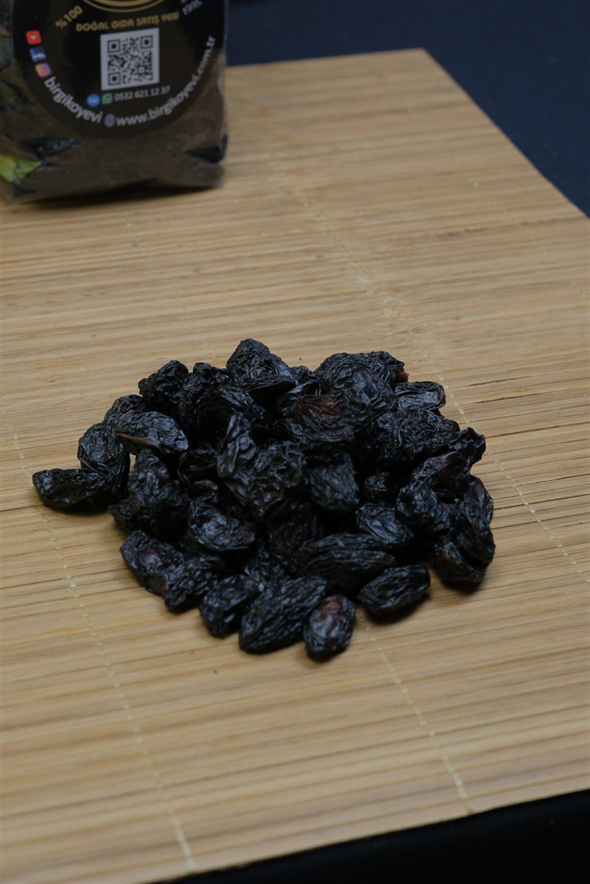 Çekirdekli Siyah Üzüm 1 kg