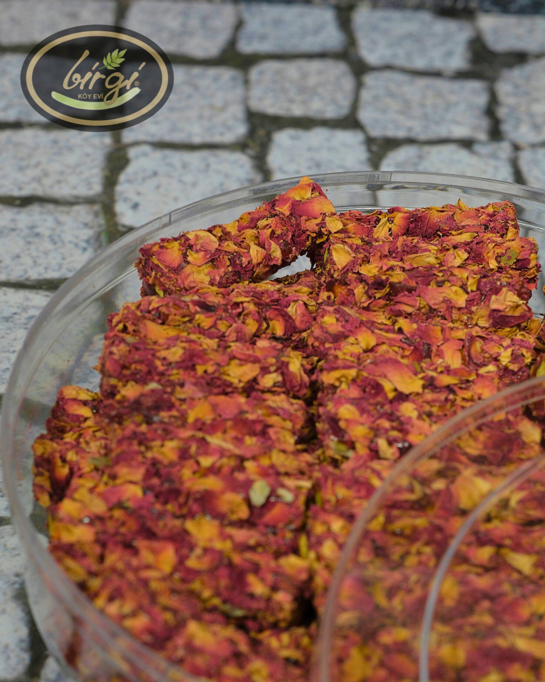 Gül Yapraklı Antep Fıstıklı Lokum 1Kg