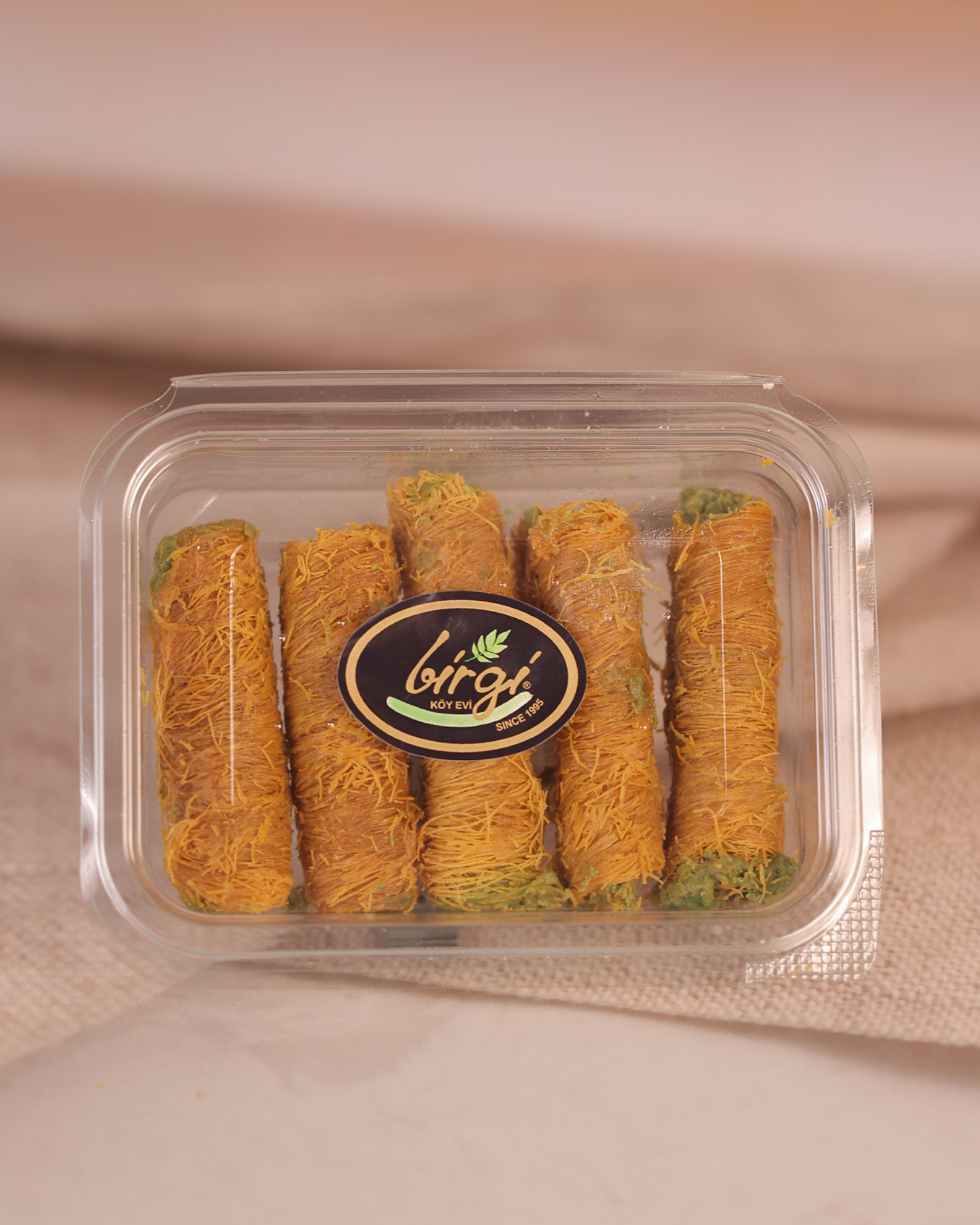 Birgi Köy EviLOKUMLARBirgi Köy Evi Antep Fıstıklı Rulo Kadayıf (200 gr)