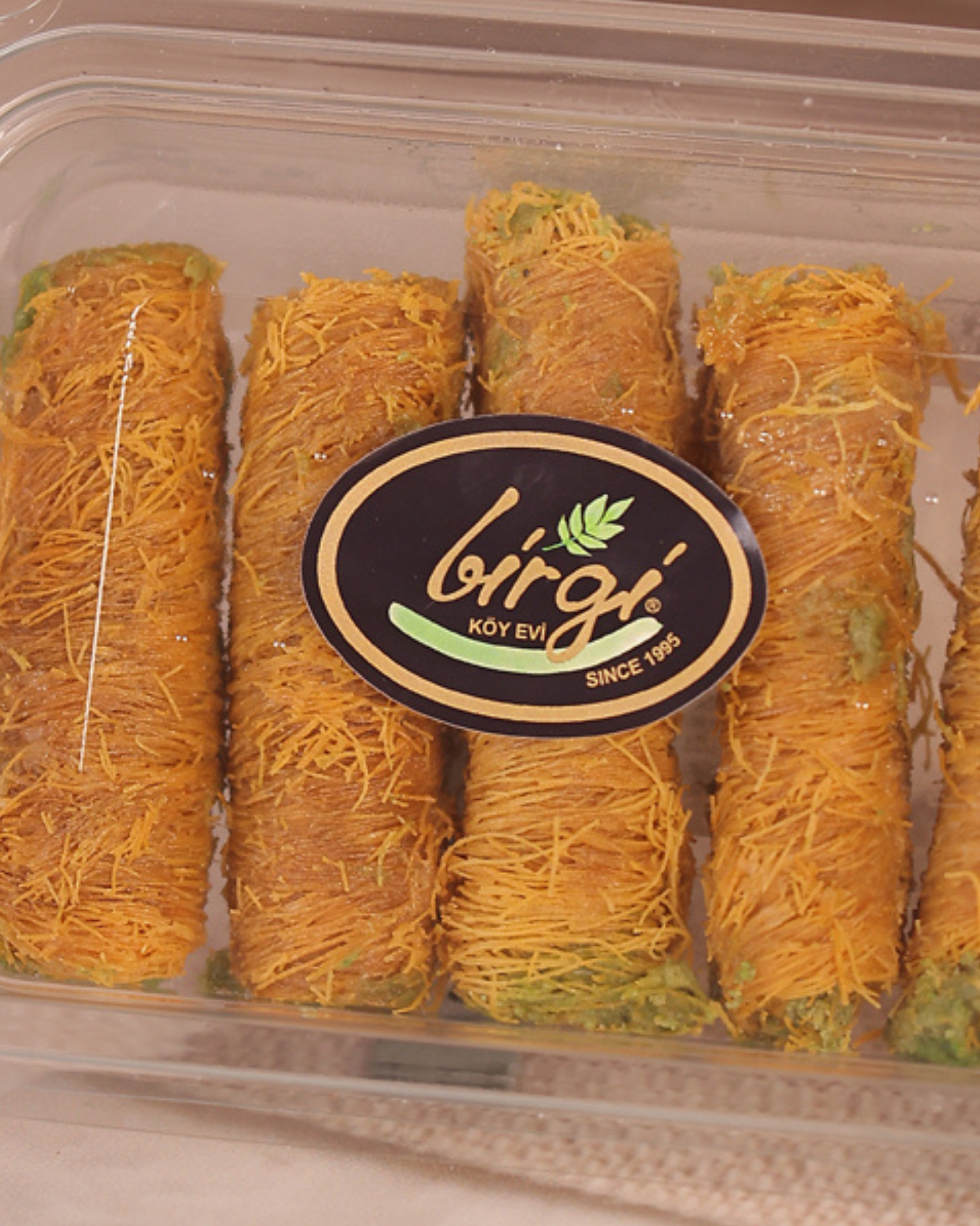 Birgi Köy EviLOKUMLARBirgi Köy Evi Antep Fıstıklı Rulo Kadayıf (200 gr)