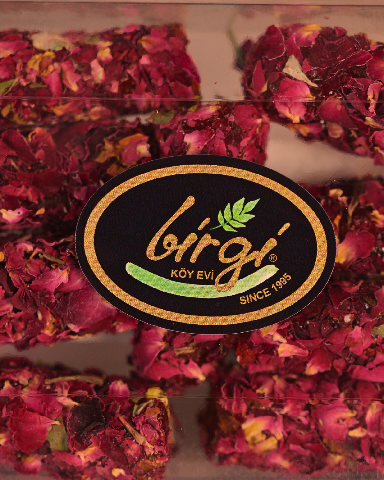 Birgi Köy EviLOKUMLARBirgi Köy Evi Gül Yapraklı ve Antep Fıstıklı Parmak Lokum (200 gr)