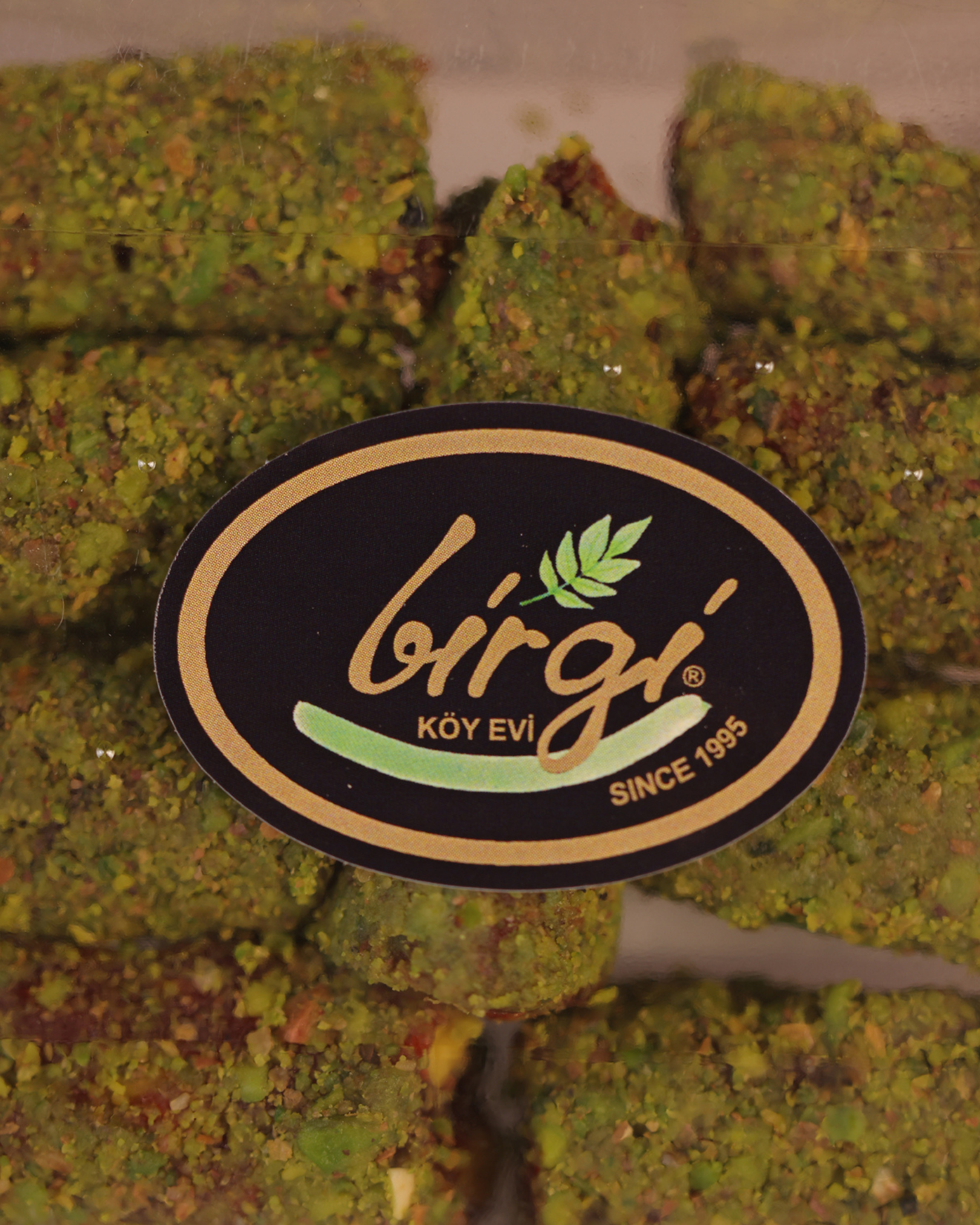 Birgi Köy EviLOKUMLARBirgi Köy Evi Narlı ve Antep Fıstığı Kaplı Parmak Lokum (200 gr)