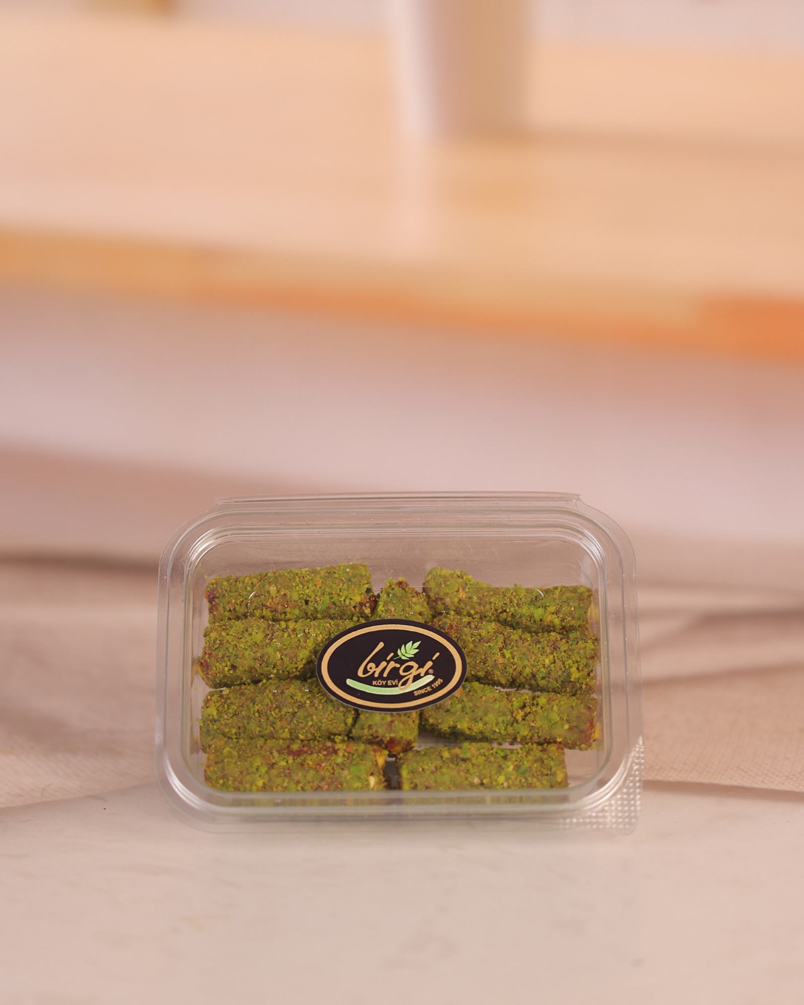 Birgi Köy EviLOKUMLARBirgi Köy Evi Narlı ve Antep Fıstığı Kaplı Parmak Lokum (200 gr)