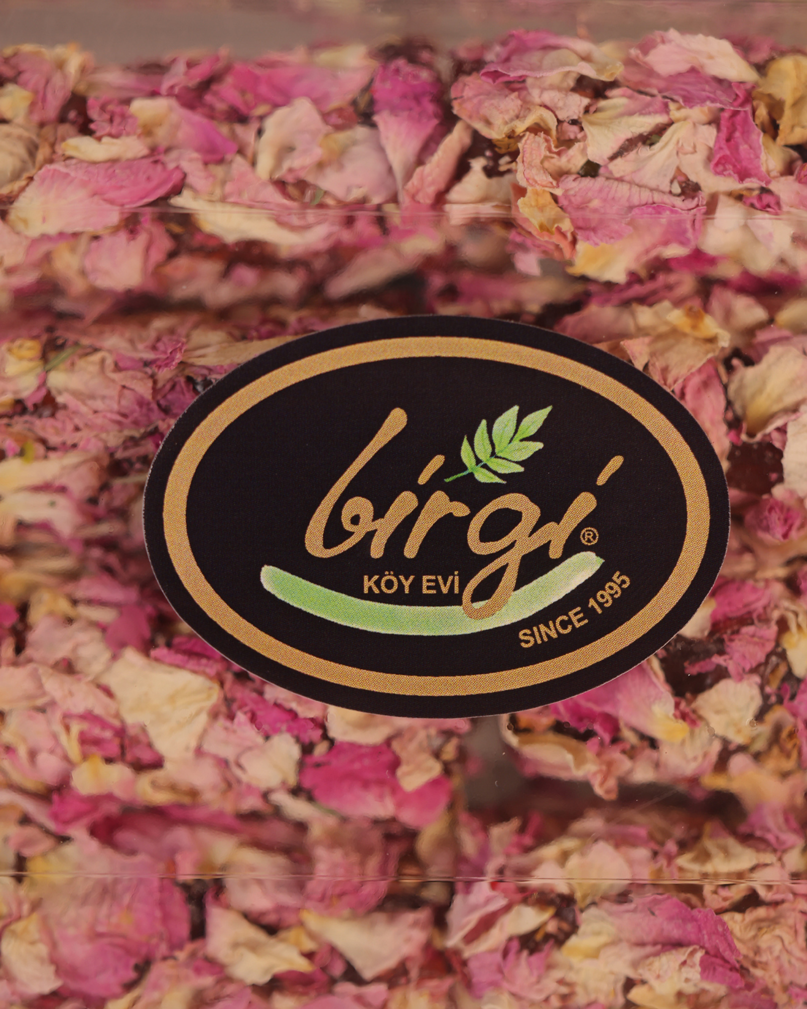 Birgi Köy EviLOKUMLARBirgi Köy Evi Pembe Gül Yapraklı ve Antep Fıstıklı Parmak Lokum (200 gr)