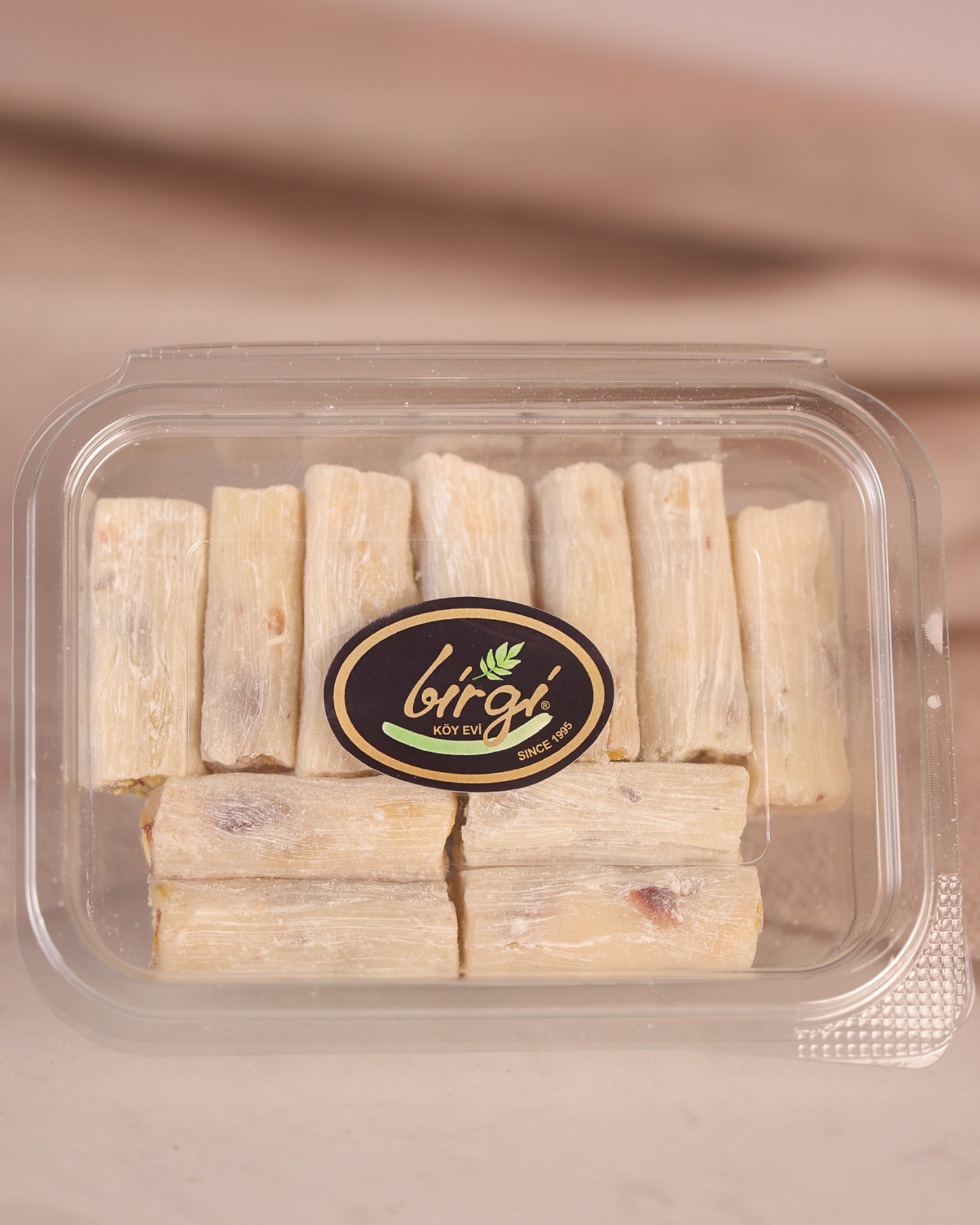 Birgi Köy EviLOKUMLARBirgi Köy Evi Sütlü ve Antep Fıstıklı Parmak Lokum (200 gr)
