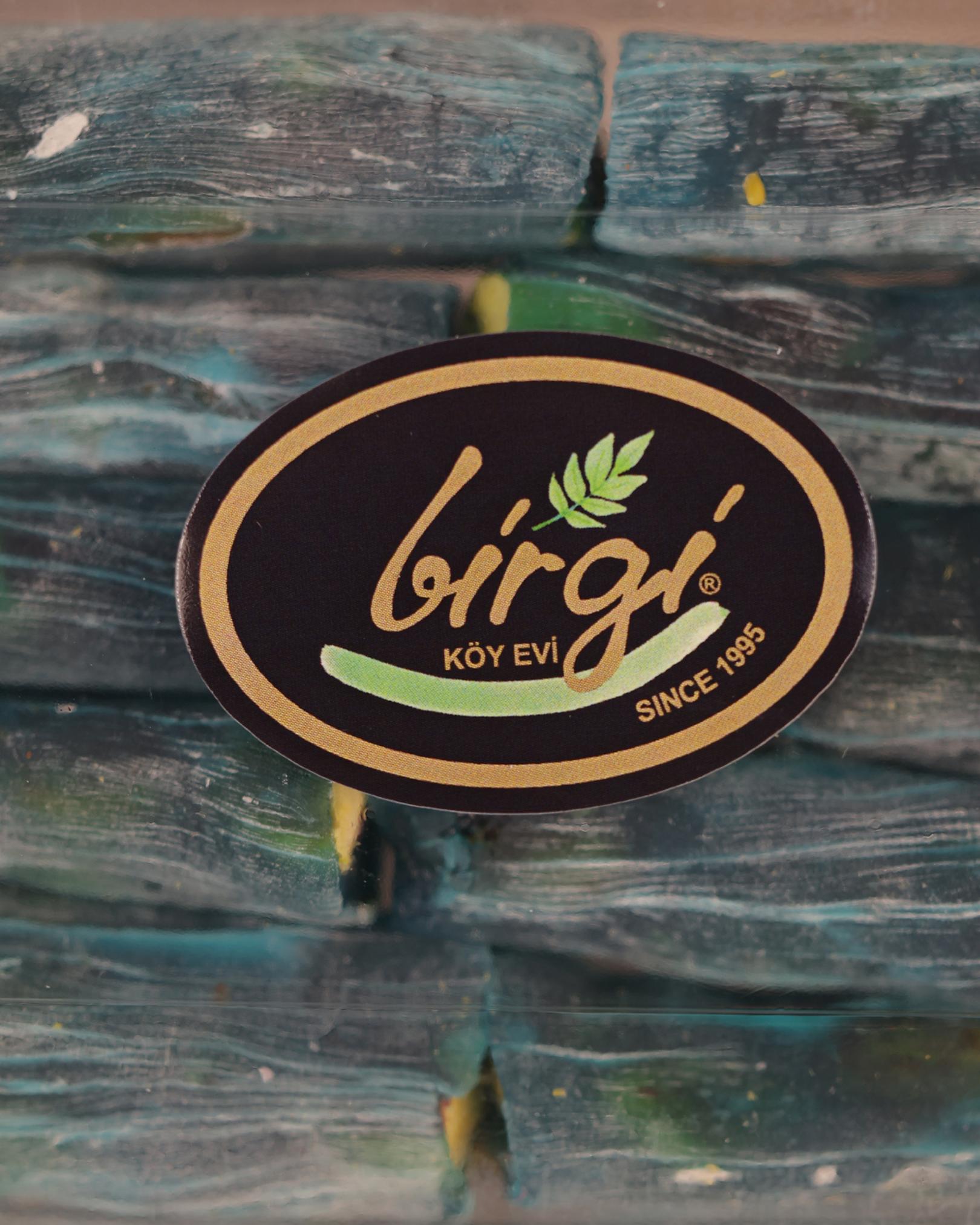 Birgi Köy EviLOKUMLARBirgi Köy Evi Yaban Mersinli ve Antep Fıstıklı Parmak Lokum (200 gr)