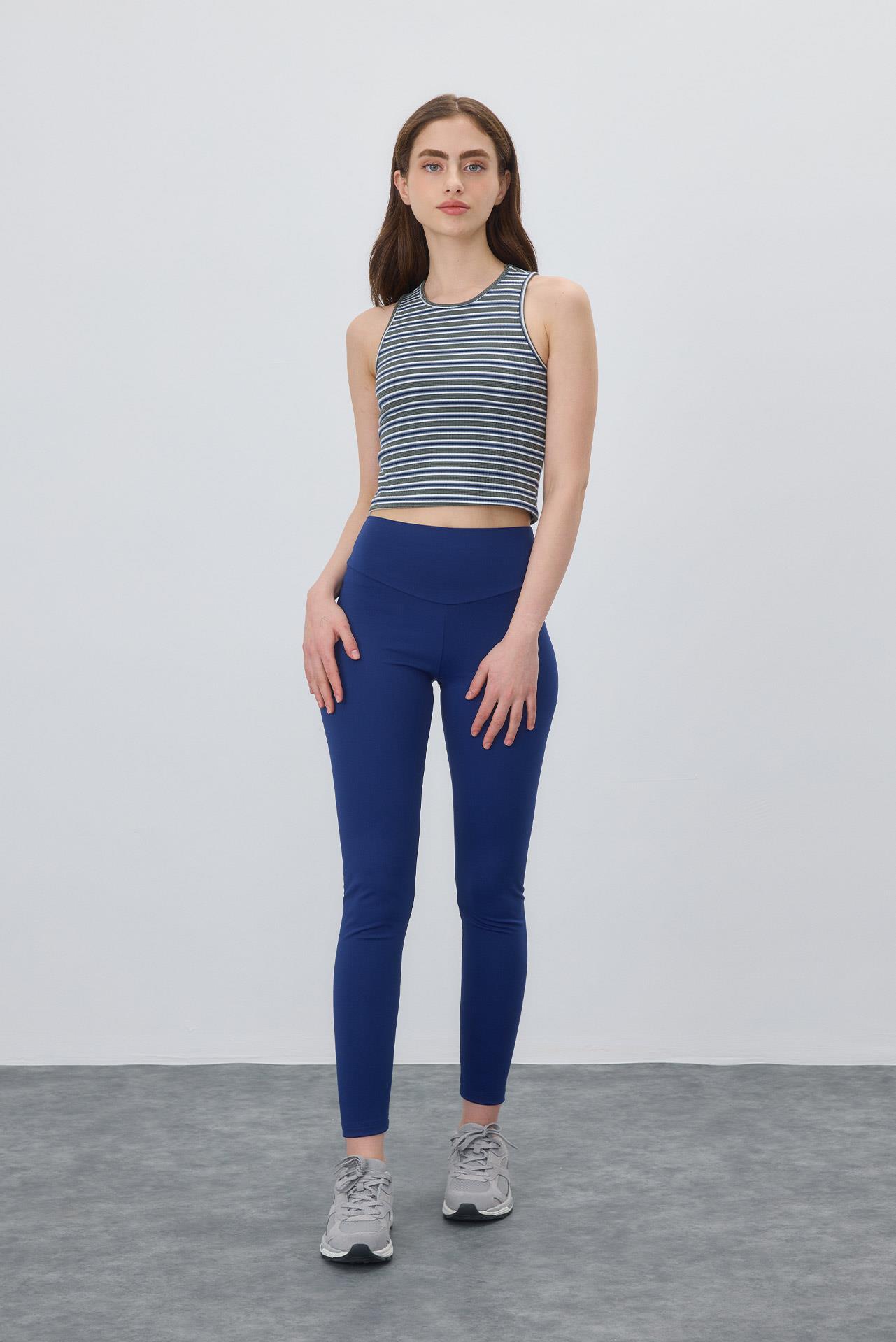 Kadın Bej Çizgili Crop Sıfır Kol T-Shirt