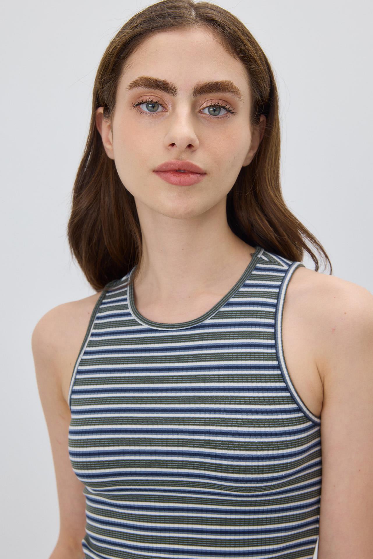 Kadın Bej Çizgili Crop Sıfır Kol T-Shirt