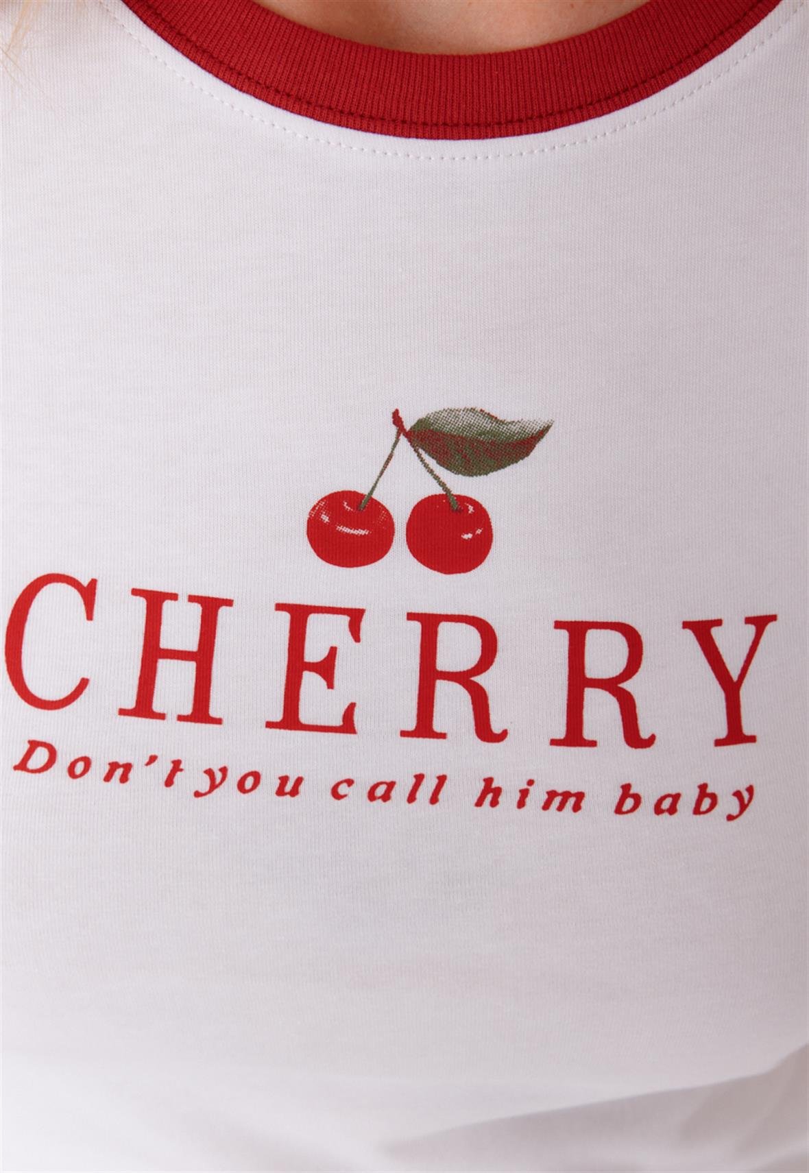 Kadın Beyaz Cherry Baskılı Kısa Kollu Crop T-Shirt
