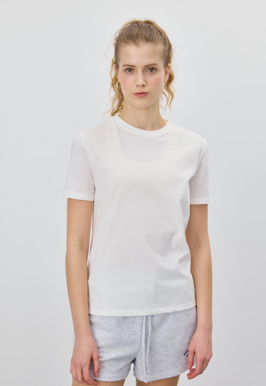 Kadın Ekru Renk Basic T-Shirt