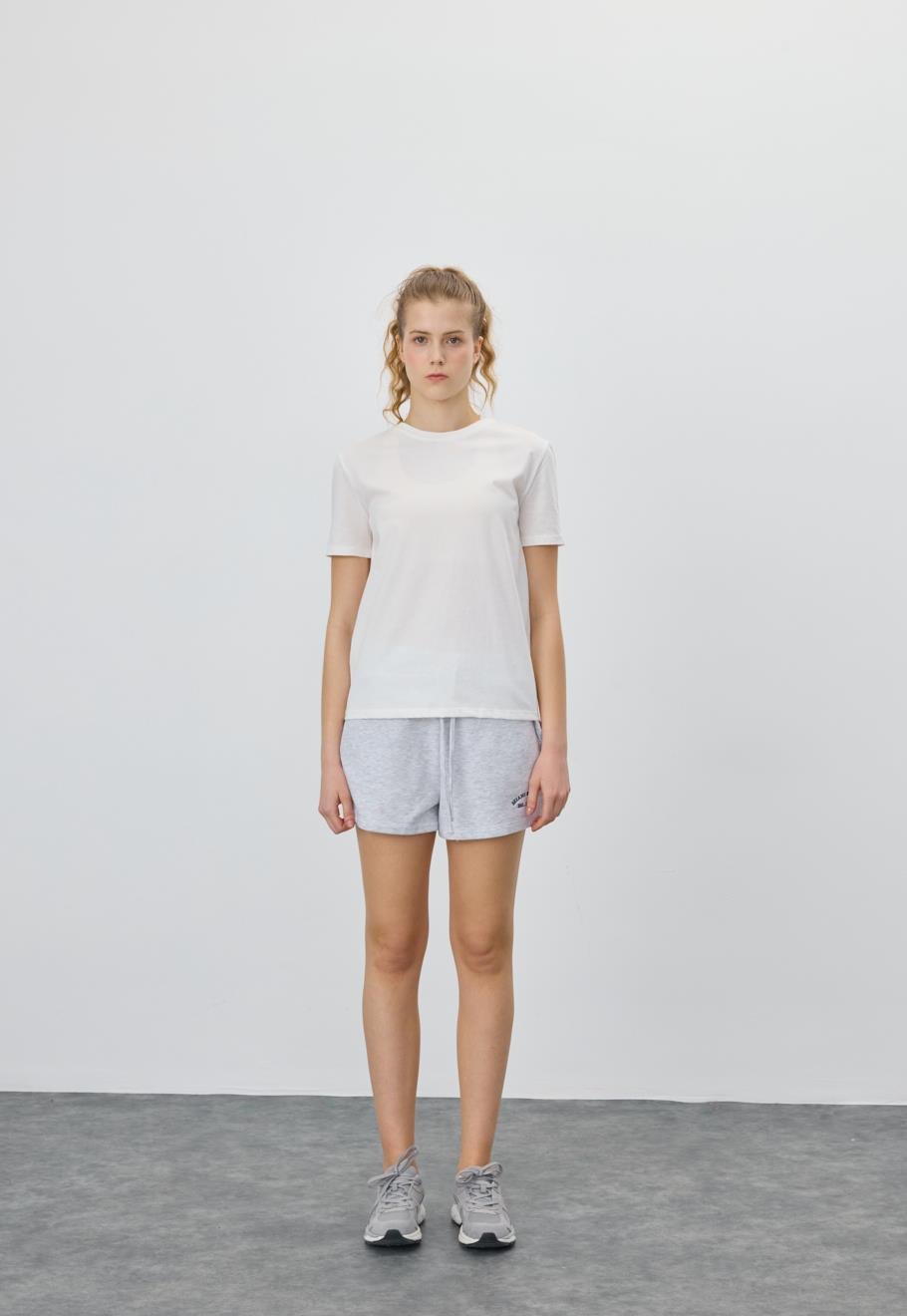 Kadın Ekru Renk Basic T-Shirt