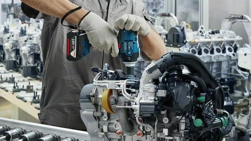 Bosch Professional GDS 18V-400 2 x 5.0Ah Çift Akülü Darbeli Somun Sıkma Makinesi