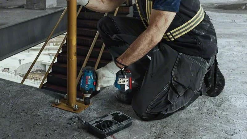 Bosch Professional GDS 18V-400 2 x 5.0Ah Çift Akülü Darbeli Somun Sıkma Makinesi