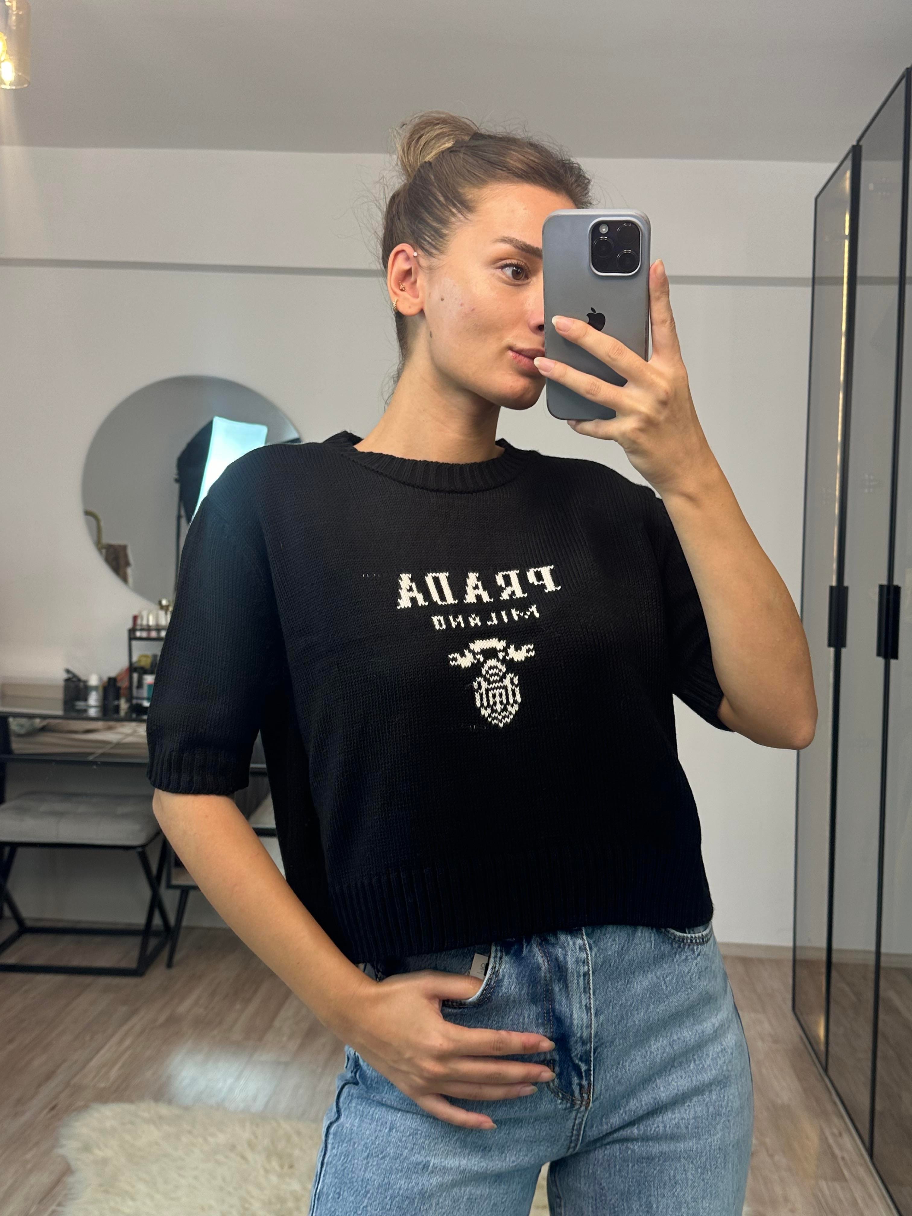Adela Siyah Yarım Kol Prada Triko Kazak