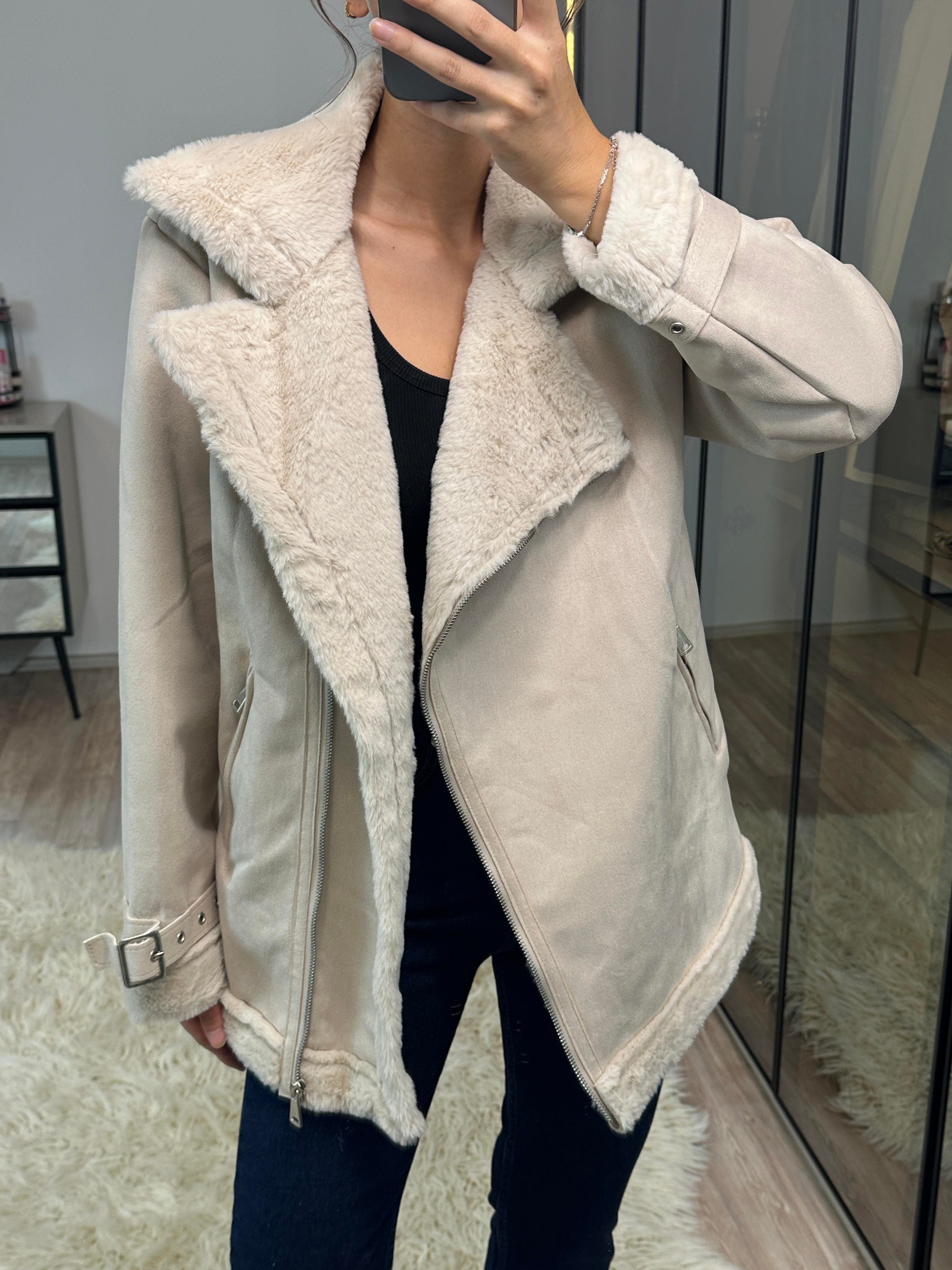 Jennifer Tavşan Tüyü Bej Oversize Süet Mont