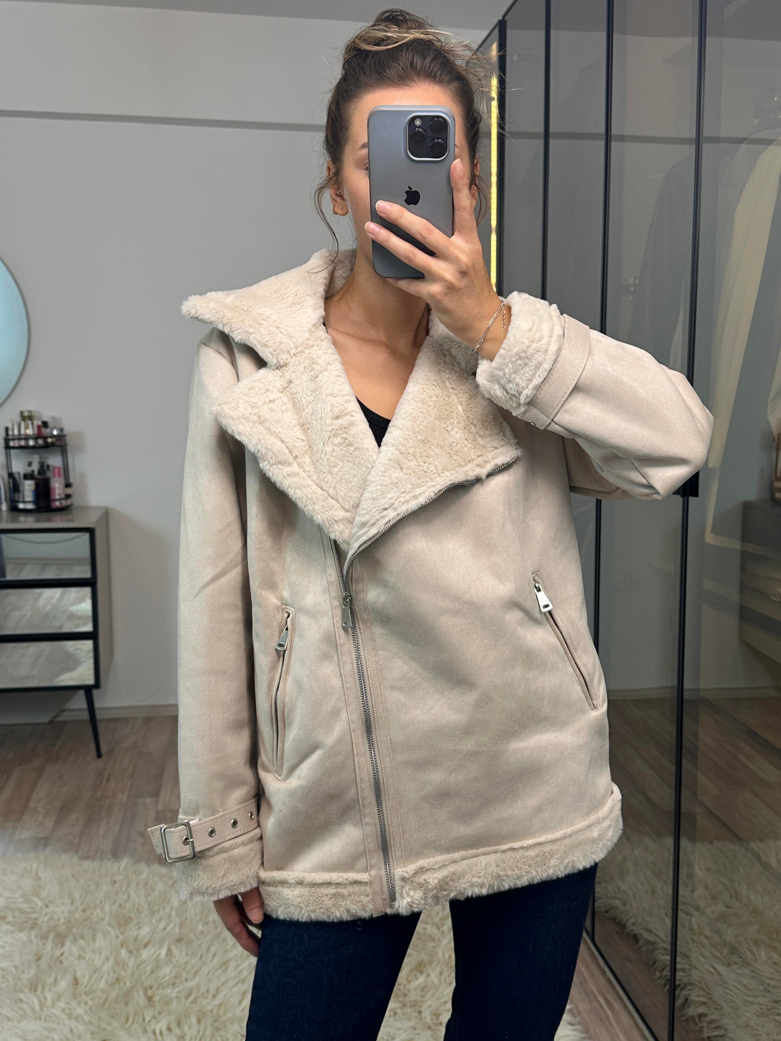 Jennifer Tavşan Tüyü Bej Oversize Süet Mont