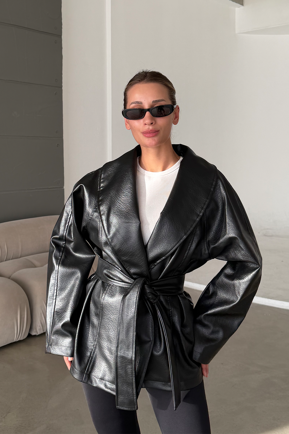 Nathalie Siyah Kuşaklı Oversize Deri Ceket