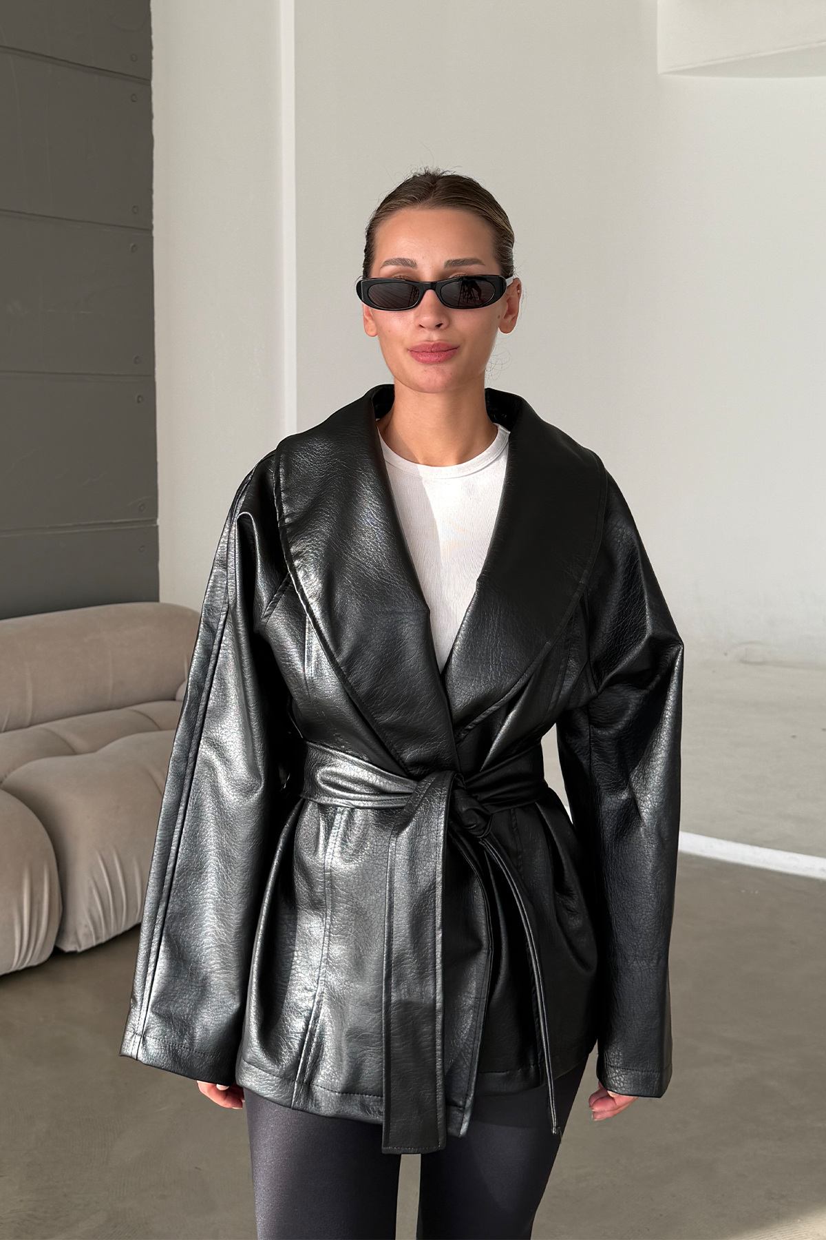 Nathalie Siyah Kuşaklı Oversize Deri Ceket