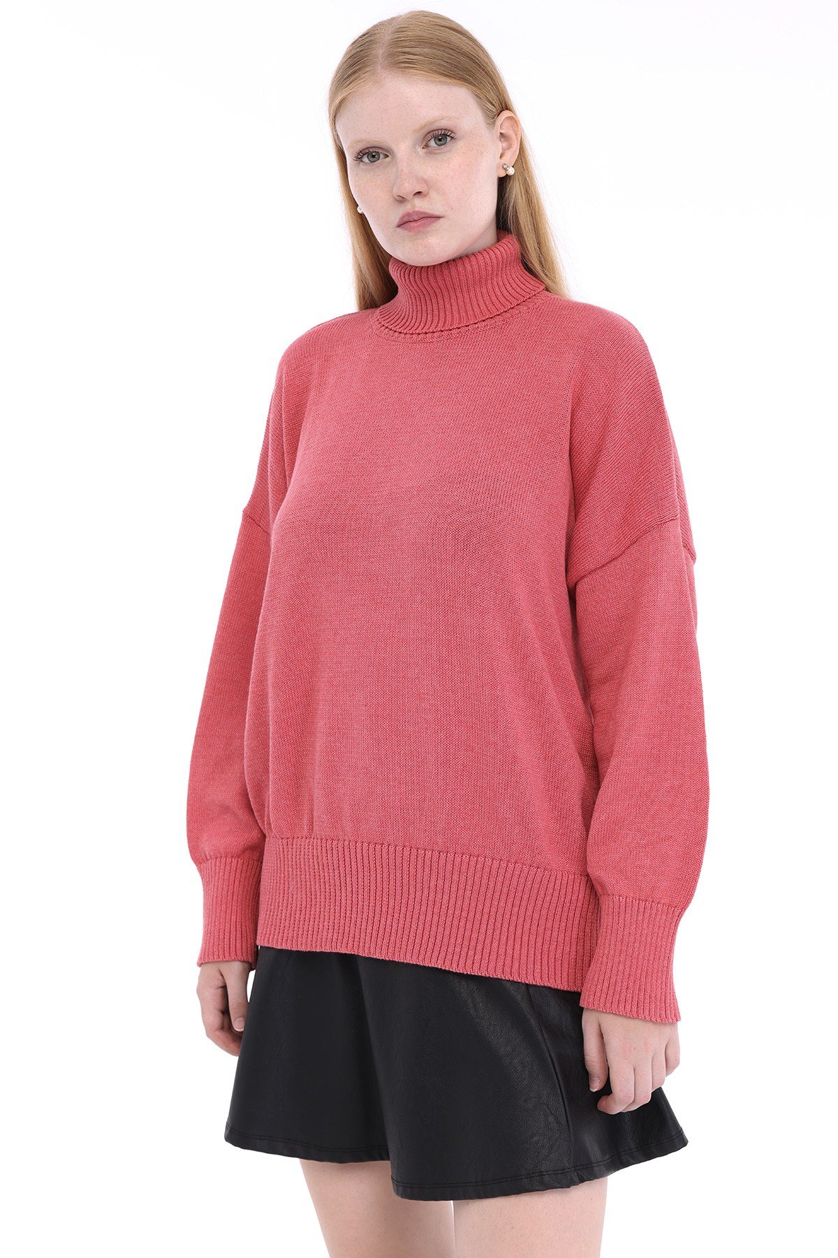 Pembe Kadın %100 Pamuk Düz Örgü Oversize Düşük Omuz Balıkçı Yaka Triko Kazak TRIST-6174