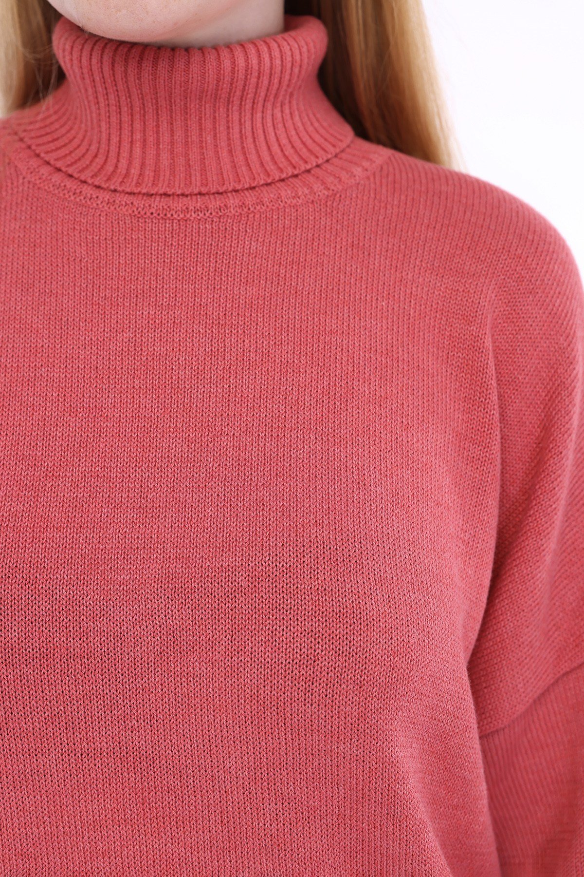 Pembe Kadın %100 Pamuk Düz Örgü Oversize Düşük Omuz Balıkçı Yaka Triko Kazak TRIST-6174