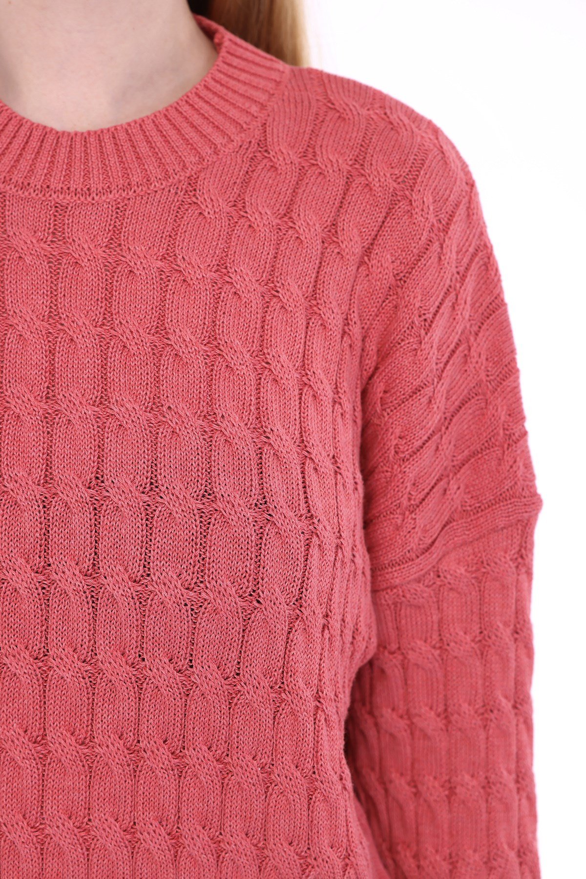 Pembe Kadın %100 Pamuk Saç Örgü Desenli Bisiklet Yaka Oversize Triko Kazak TRIST-6169