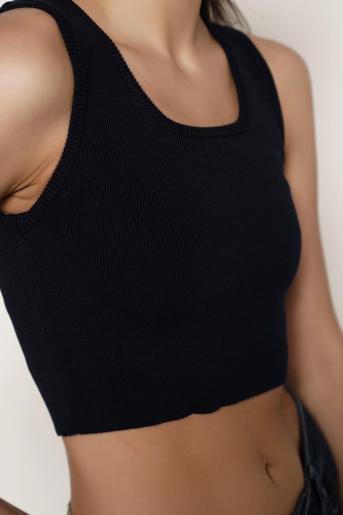 Sıyah %100 Organik Pamuk Likralı Crop Kare Yaka Triko Atlet Örme Bluz