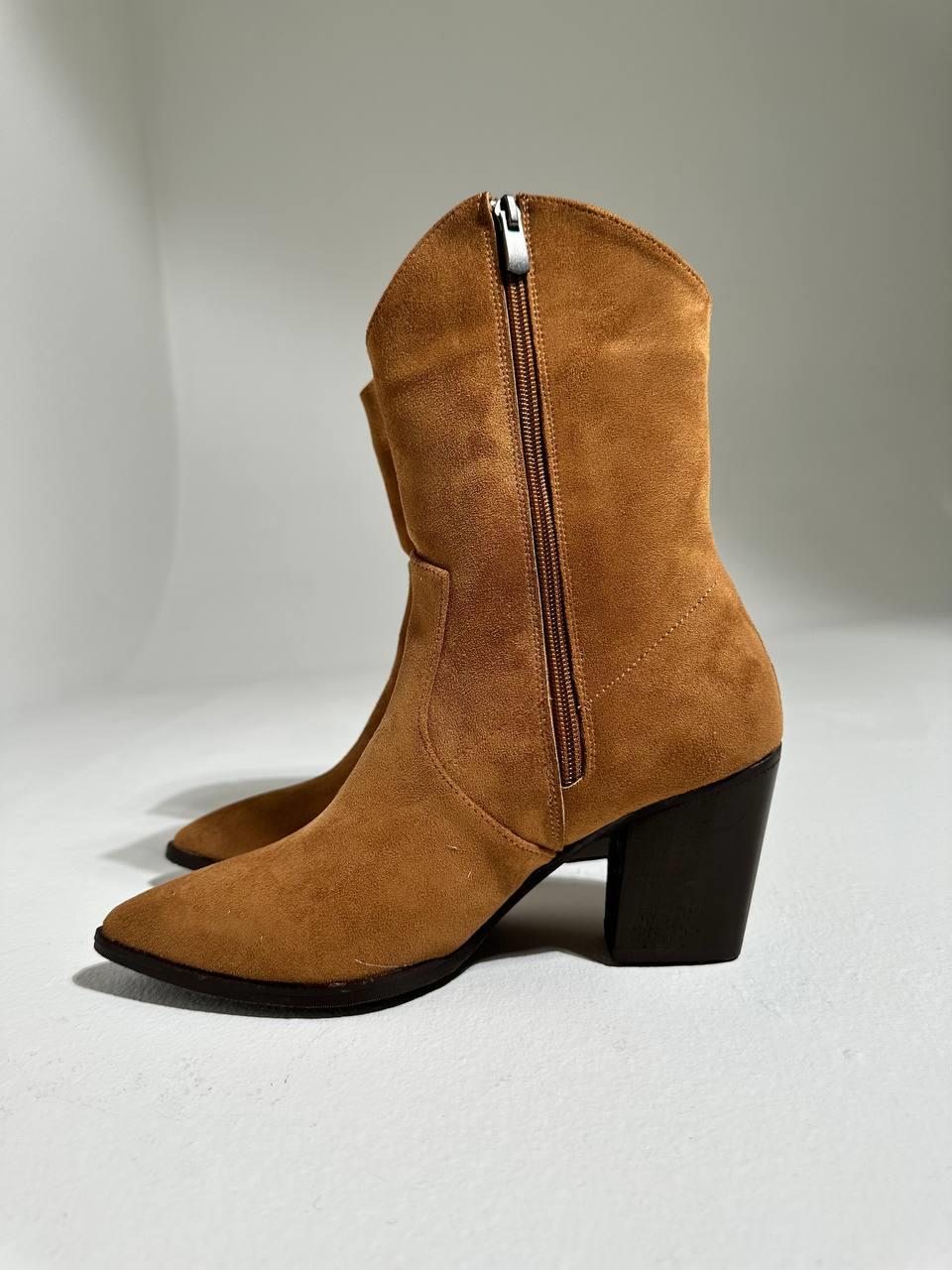 004-755 Taba Süet Kadın Topuklu Fermuarlı Bot