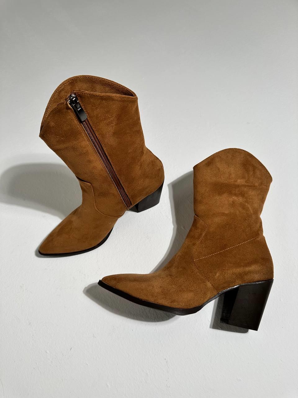 004-755 Taba Süet Kadın Topuklu Fermuarlı Bot