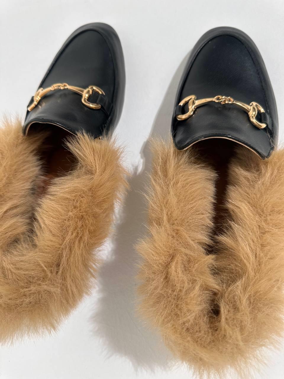 046-807 Siyah Cilt Tüylü Kadın Babet