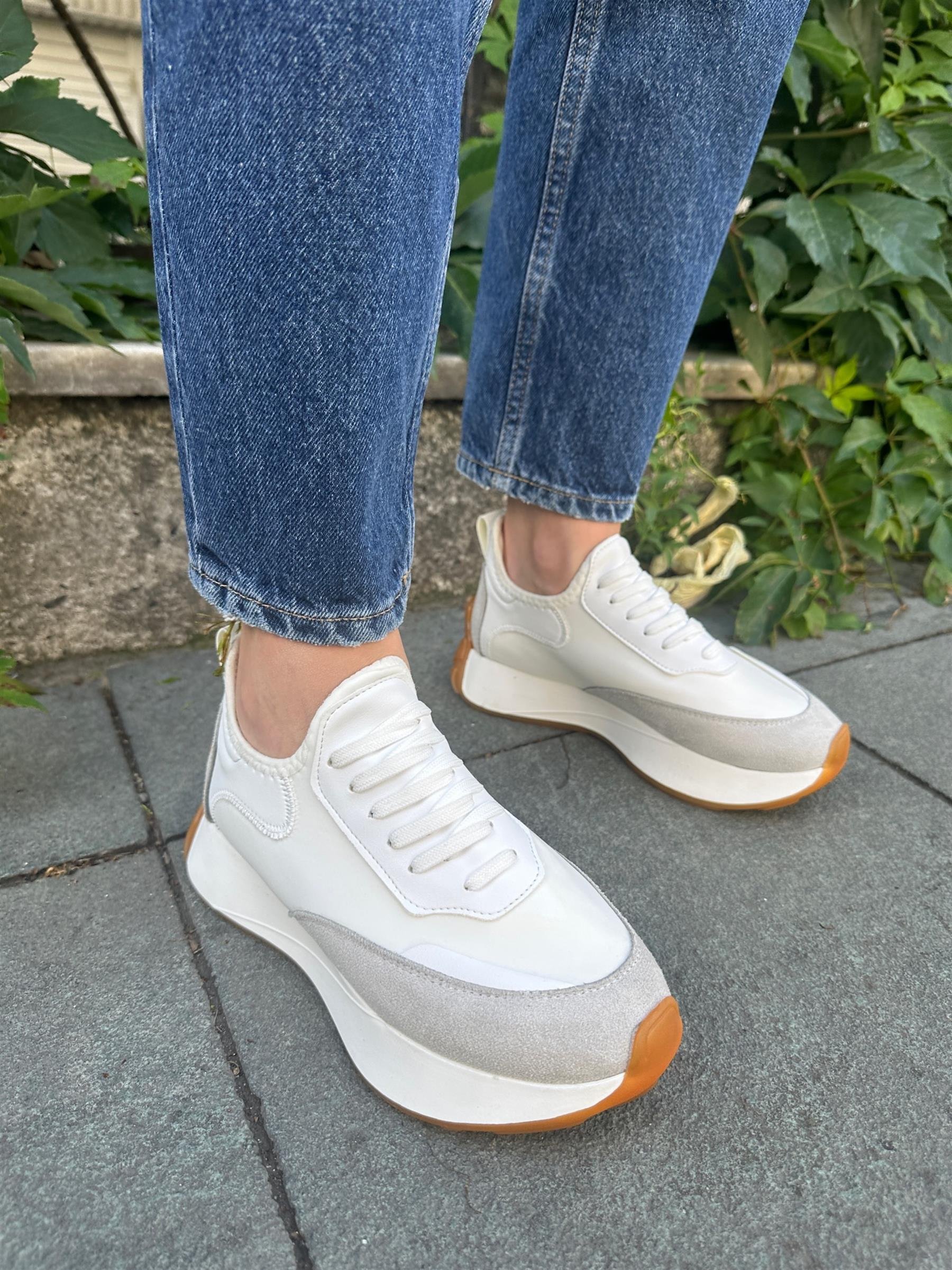 207-296 Beyaz Beyaz Lastik Detaylı Kadın Spor