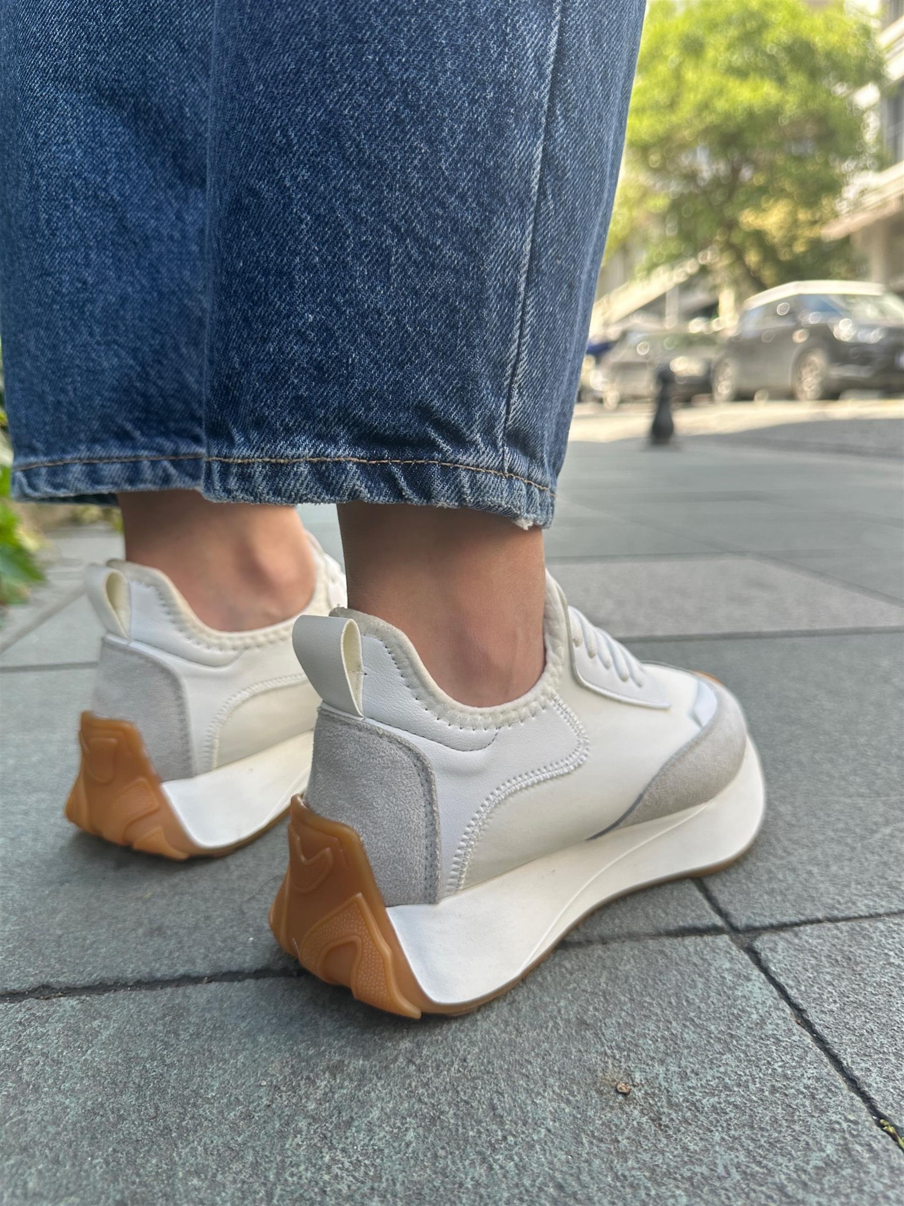 207-296 Beyaz Beyaz Lastik Detaylı Kadın Spor