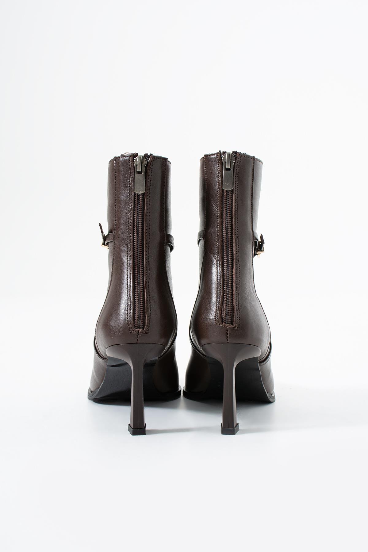 Amanda Sivri Burun Hakiki Deri Toka Detaylı Acı kahve Topuklu Kadın Bot