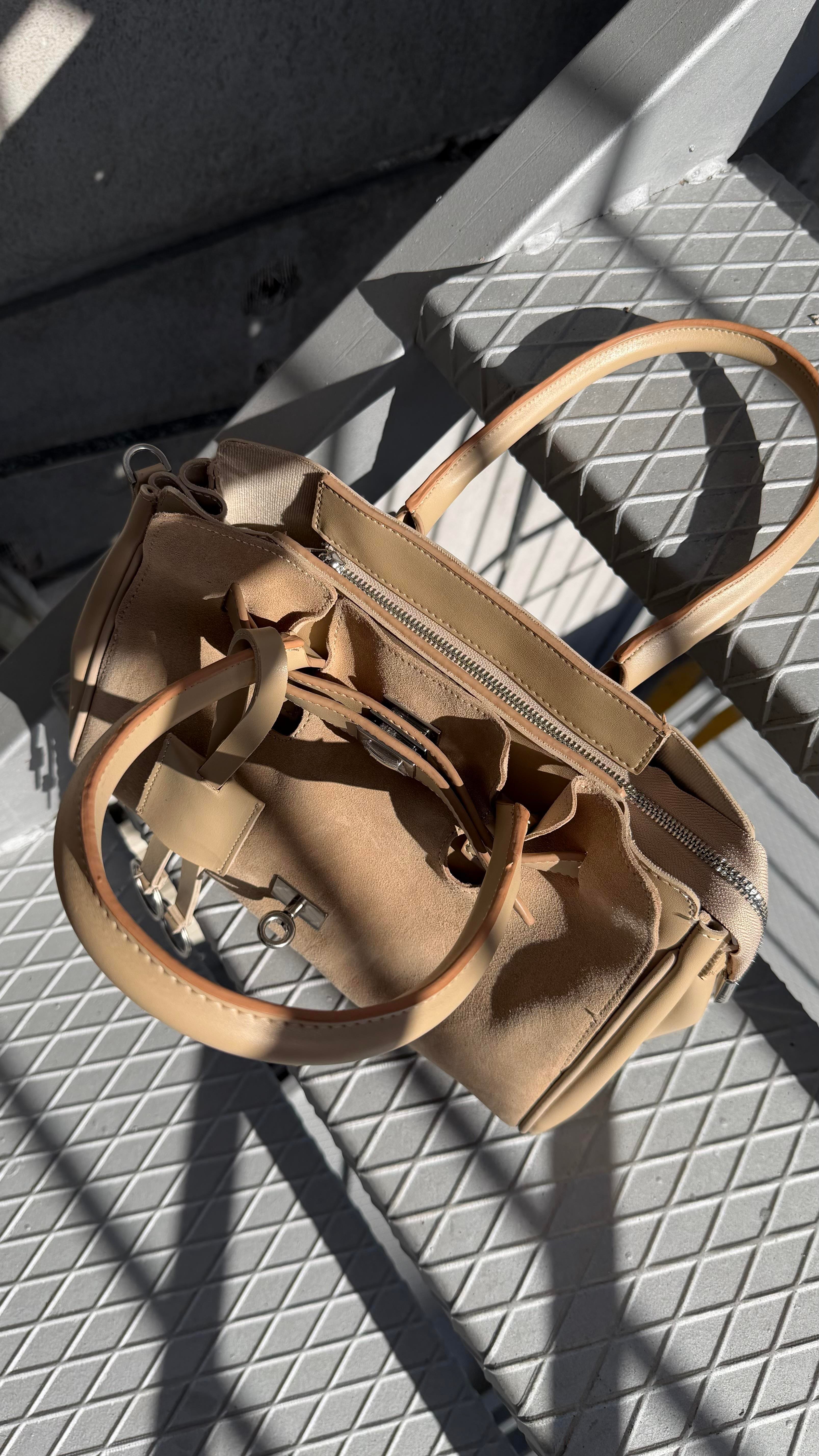 Bej Gabriel Cilt Silver Aksesuarlı Çanta 